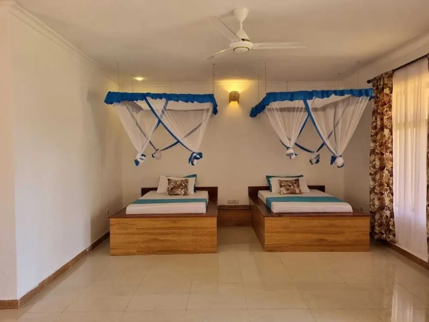 Balungi Bungalow & Restaurant