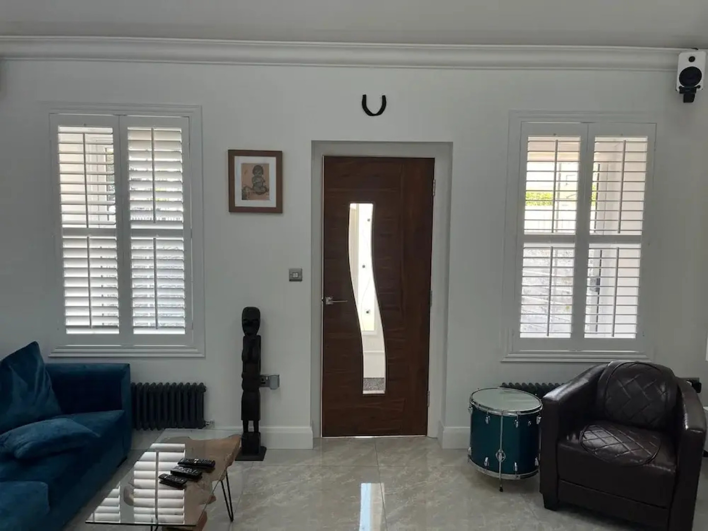 3 Bedrooms - 6 Guests - Fireplace - Near Beach