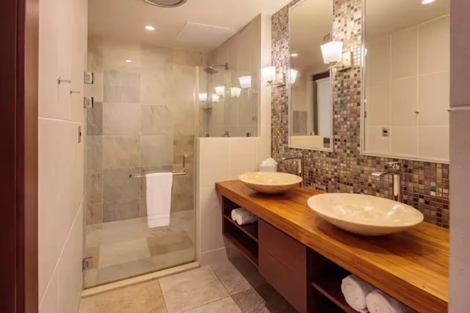 Indura Beach & Golf Resort, Curio Collection by Hilton