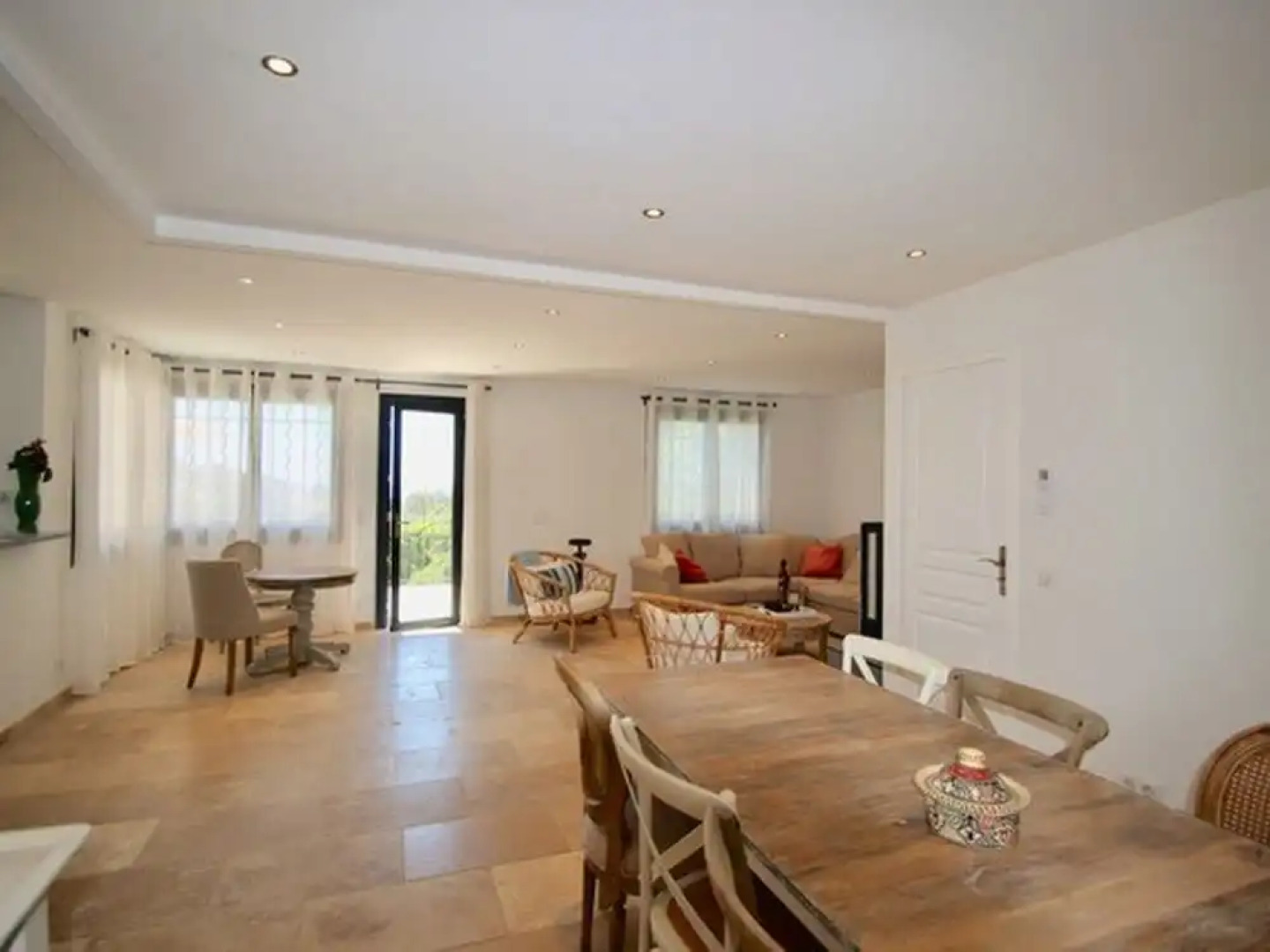 Inviting Holiday Home in La Croix Valmer With Swimming Pool