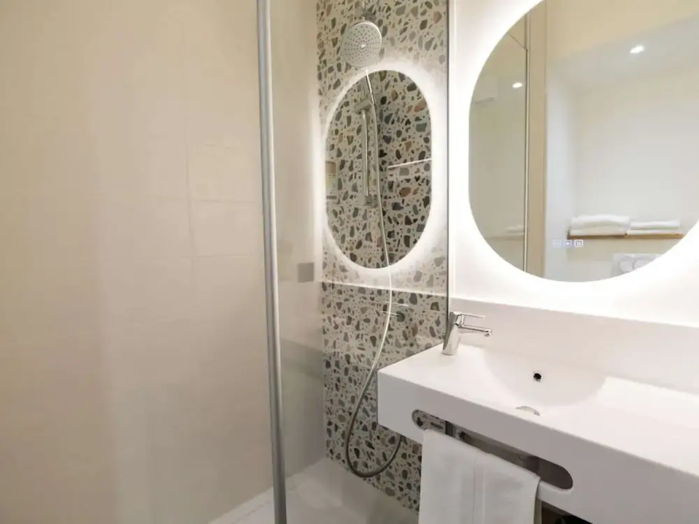 Greet Hotel Brest Aéroport