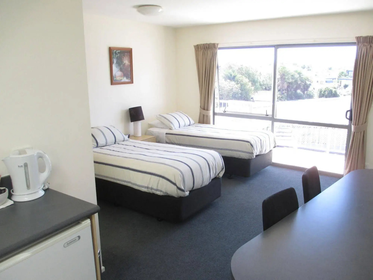 Bay Crest Motor Lodge