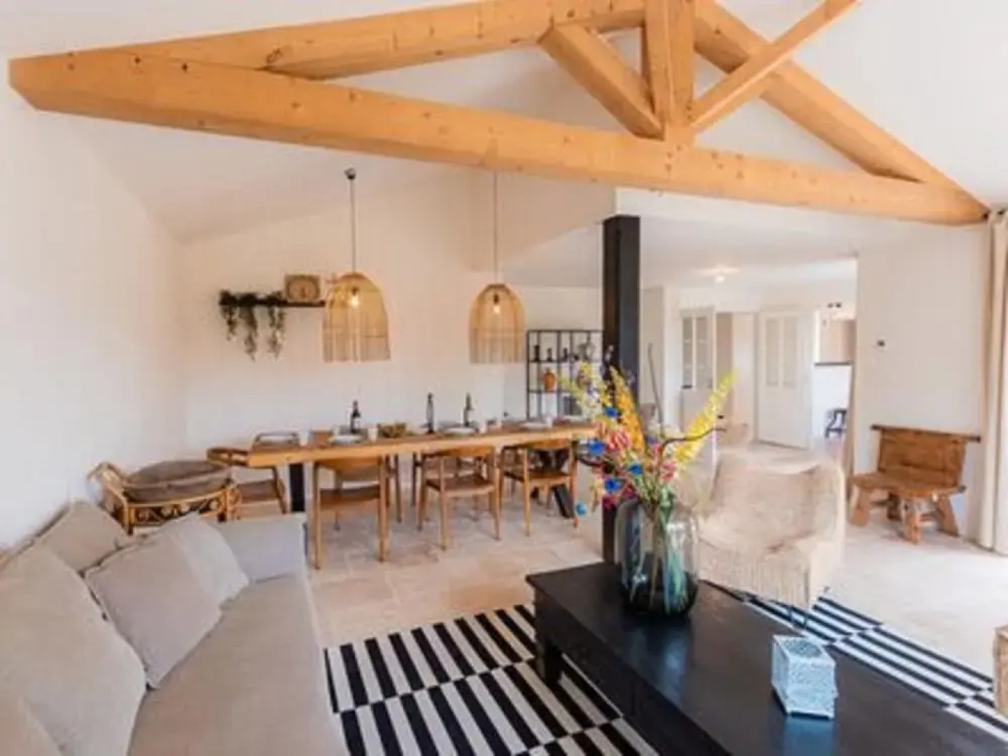 Spacious and Modern Villa With Large Garden and BBQ Area