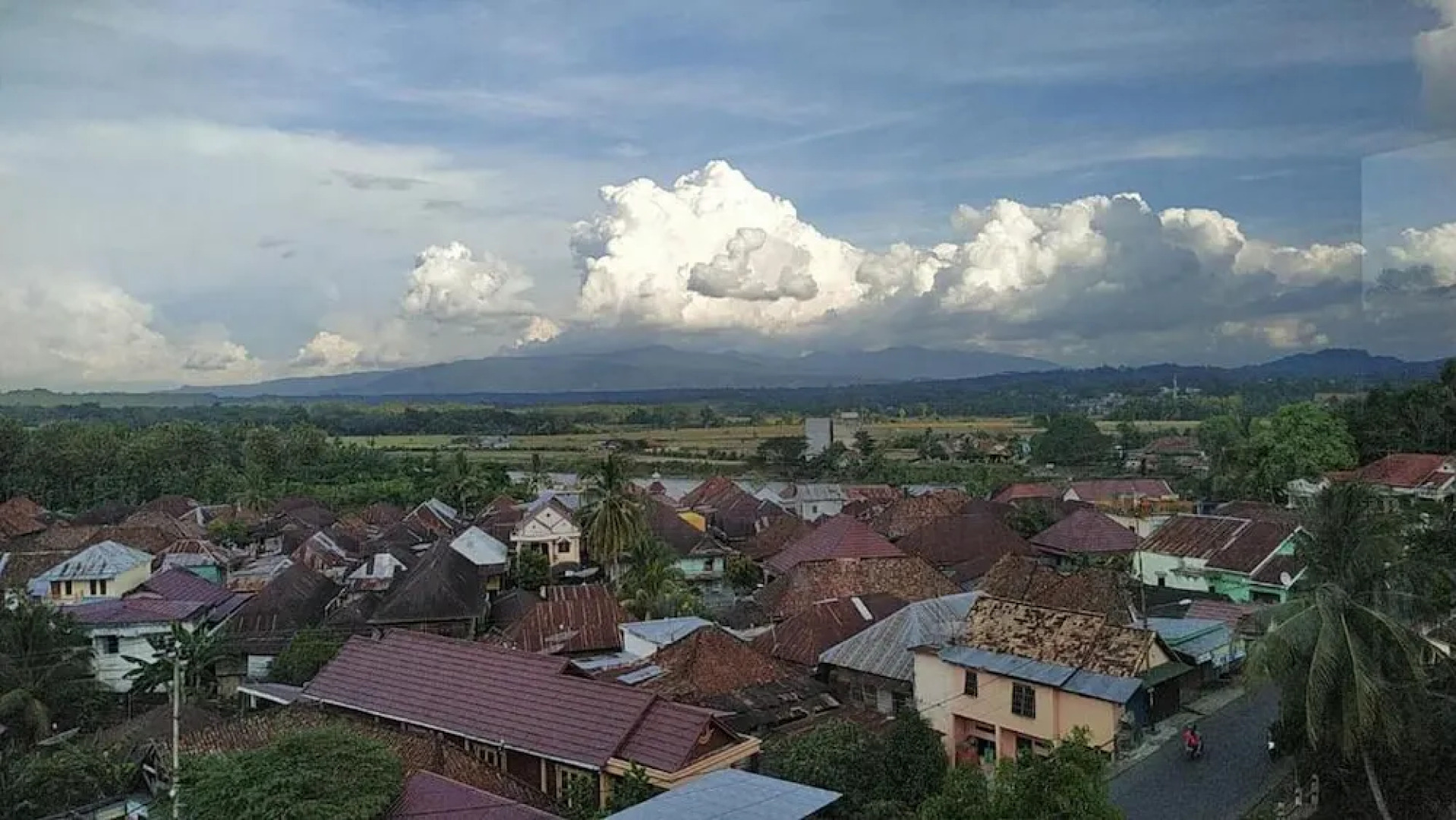 RedDoorz Syariah near Lahat Station