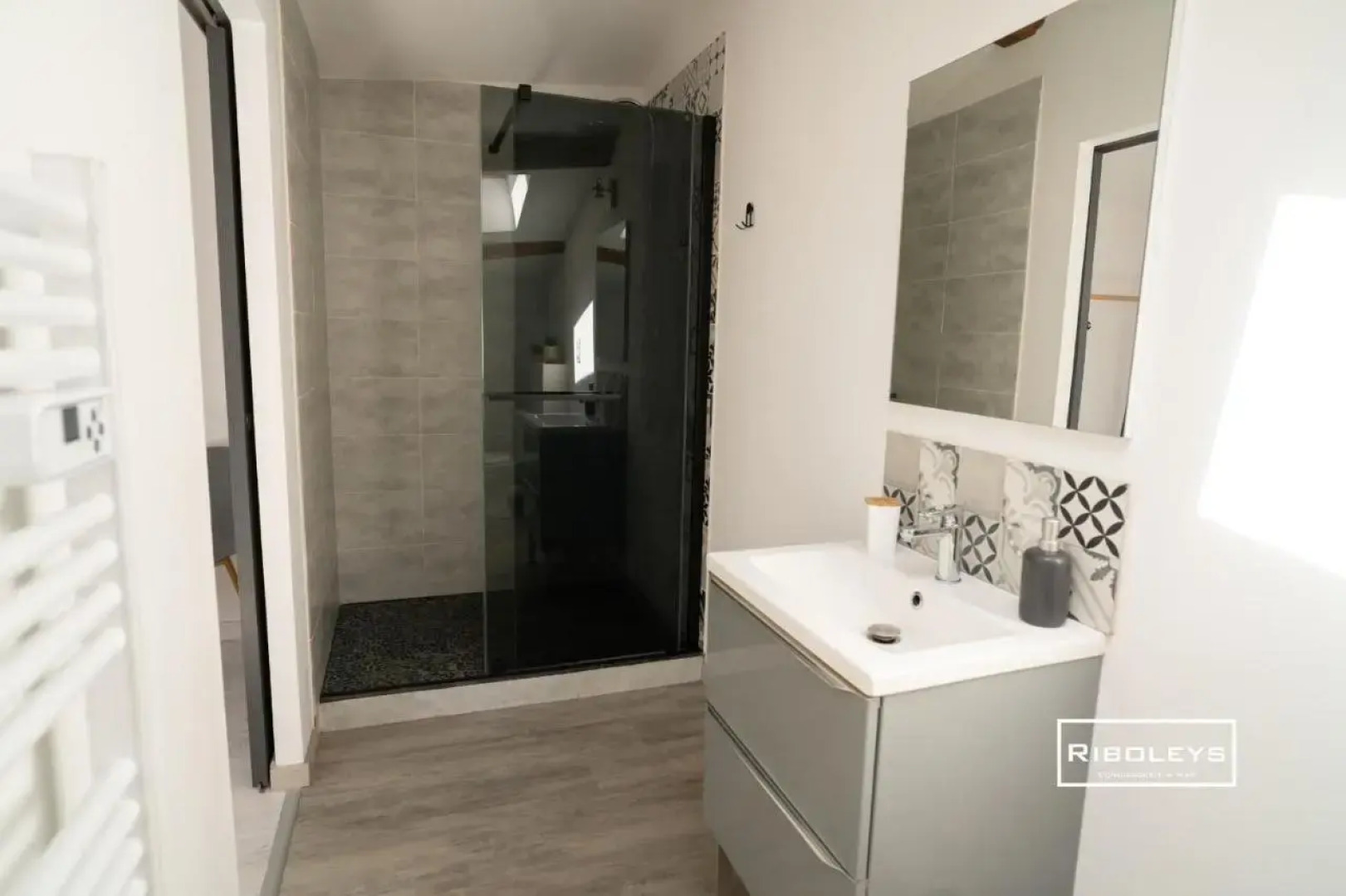 Sublime Loft de 130m² calme à Vias-Village