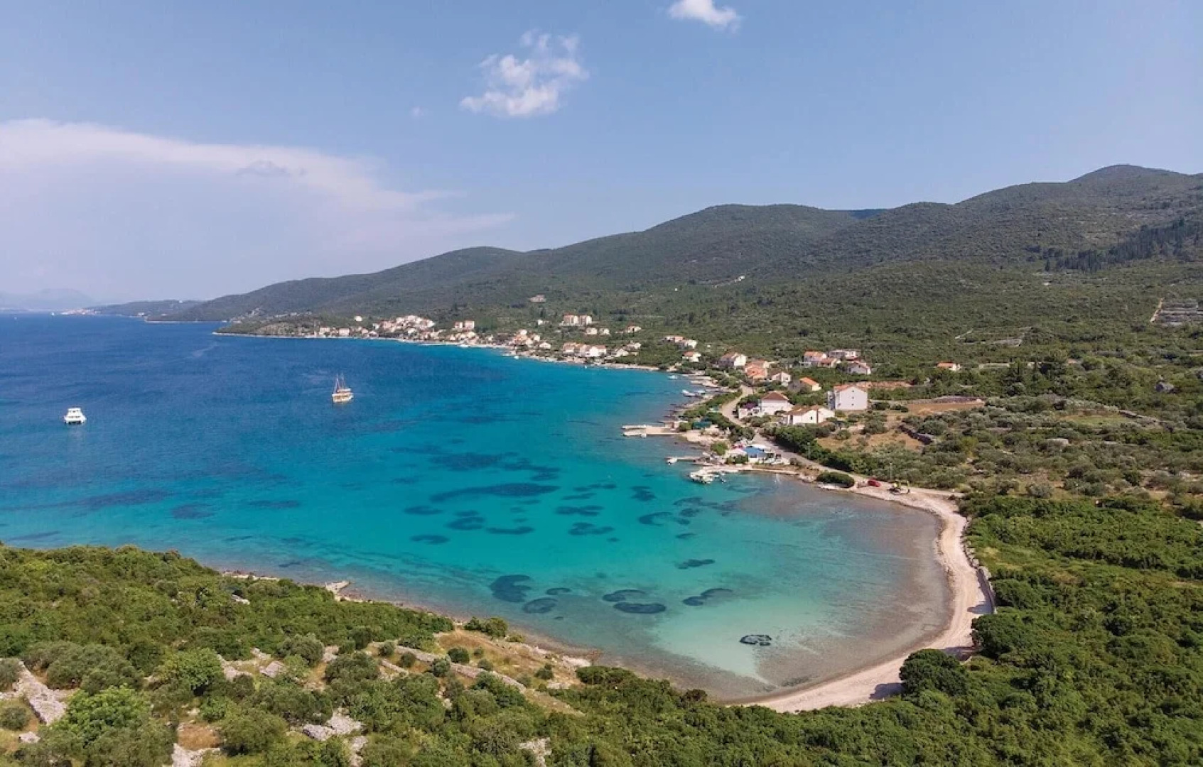 Amazing Home in Kneze With Wifi and 4 Bedrooms