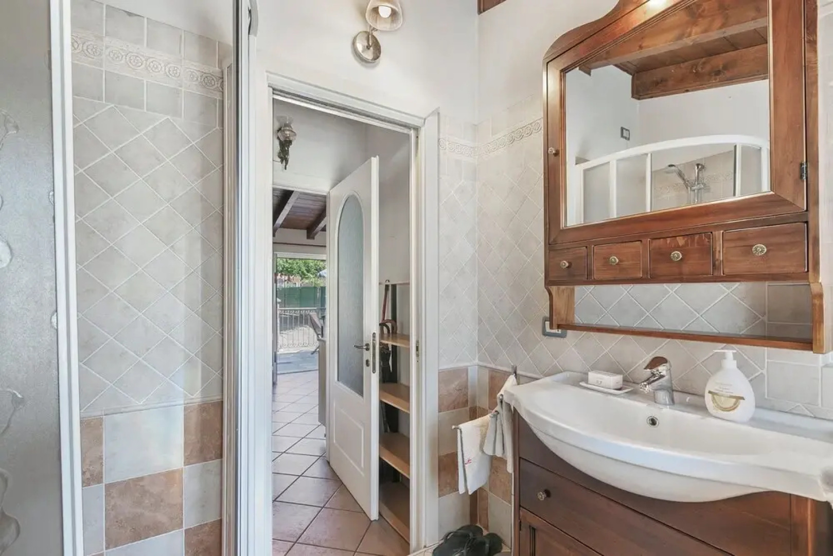 La Maison Dans Le Jardin