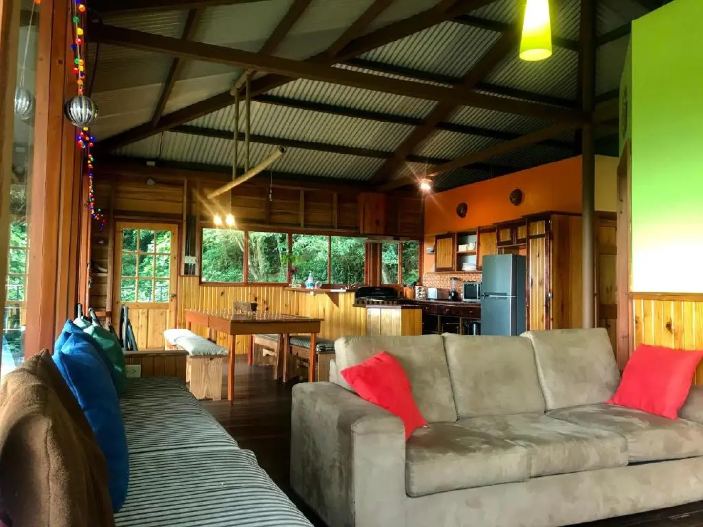 Jungle House next to Refugio la Brisa del Diablo