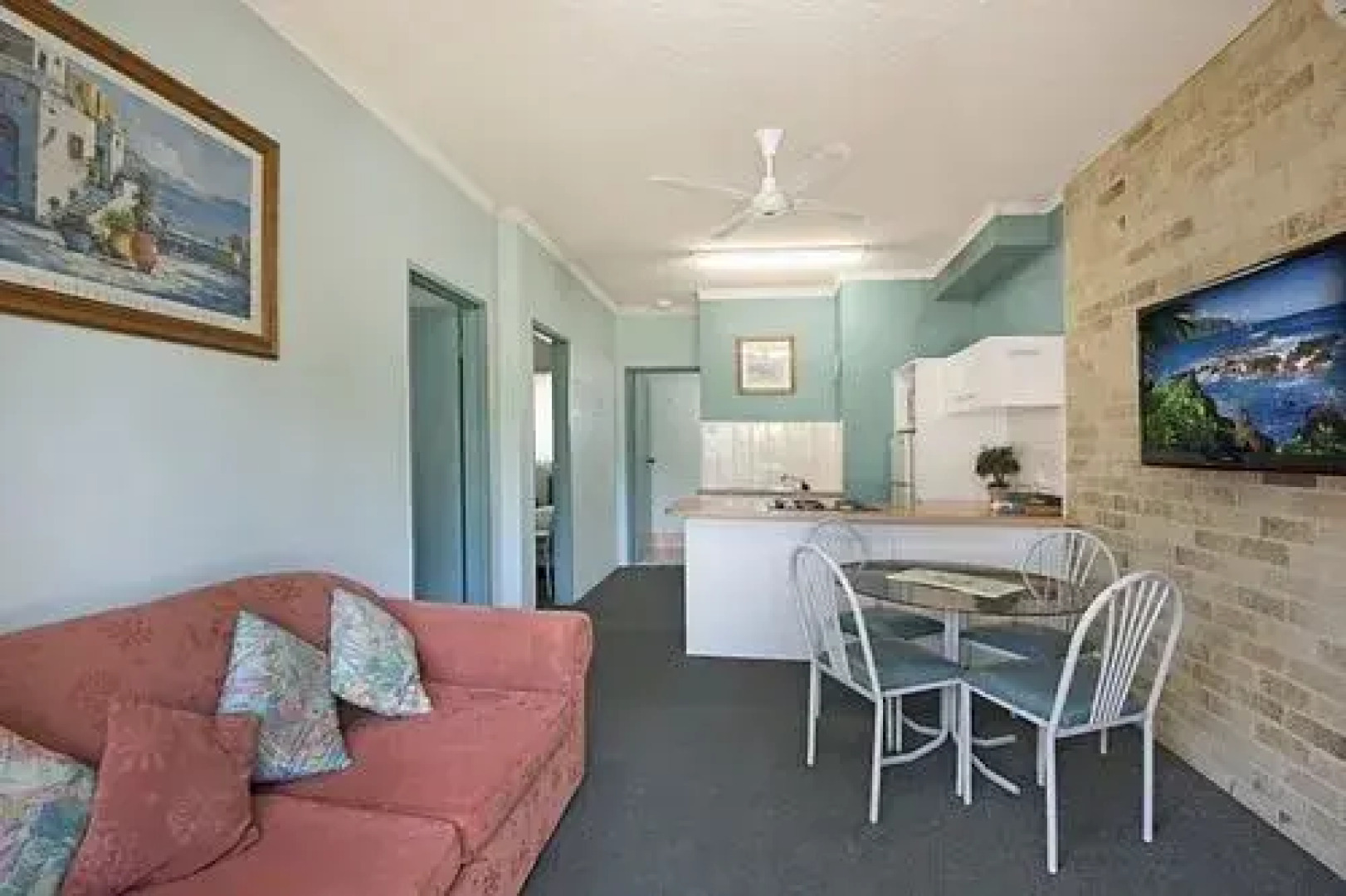 Allamanda Apartments