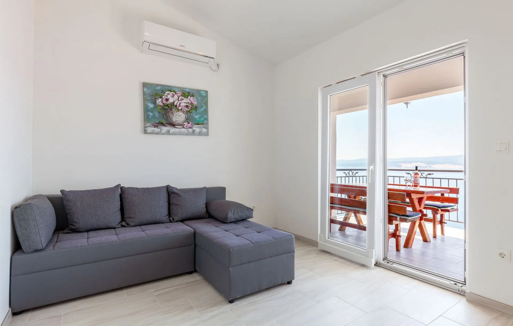 Apartment Ana - free parking: A7 Stanici, Riviera Omis