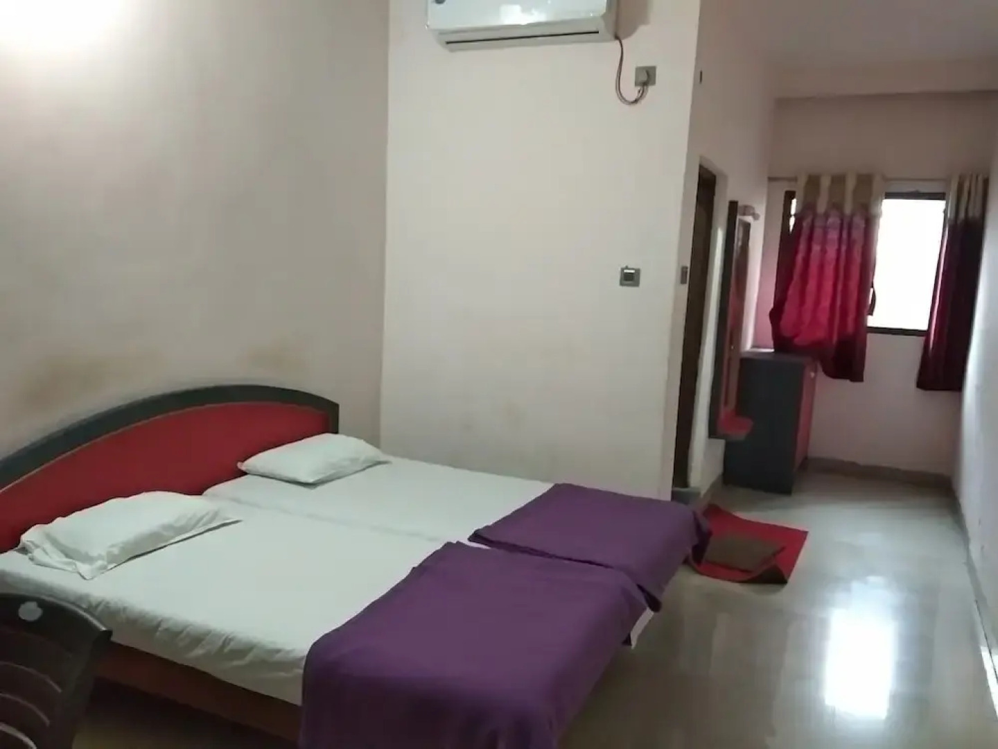Iroomz Hotel Sagar Deluxe