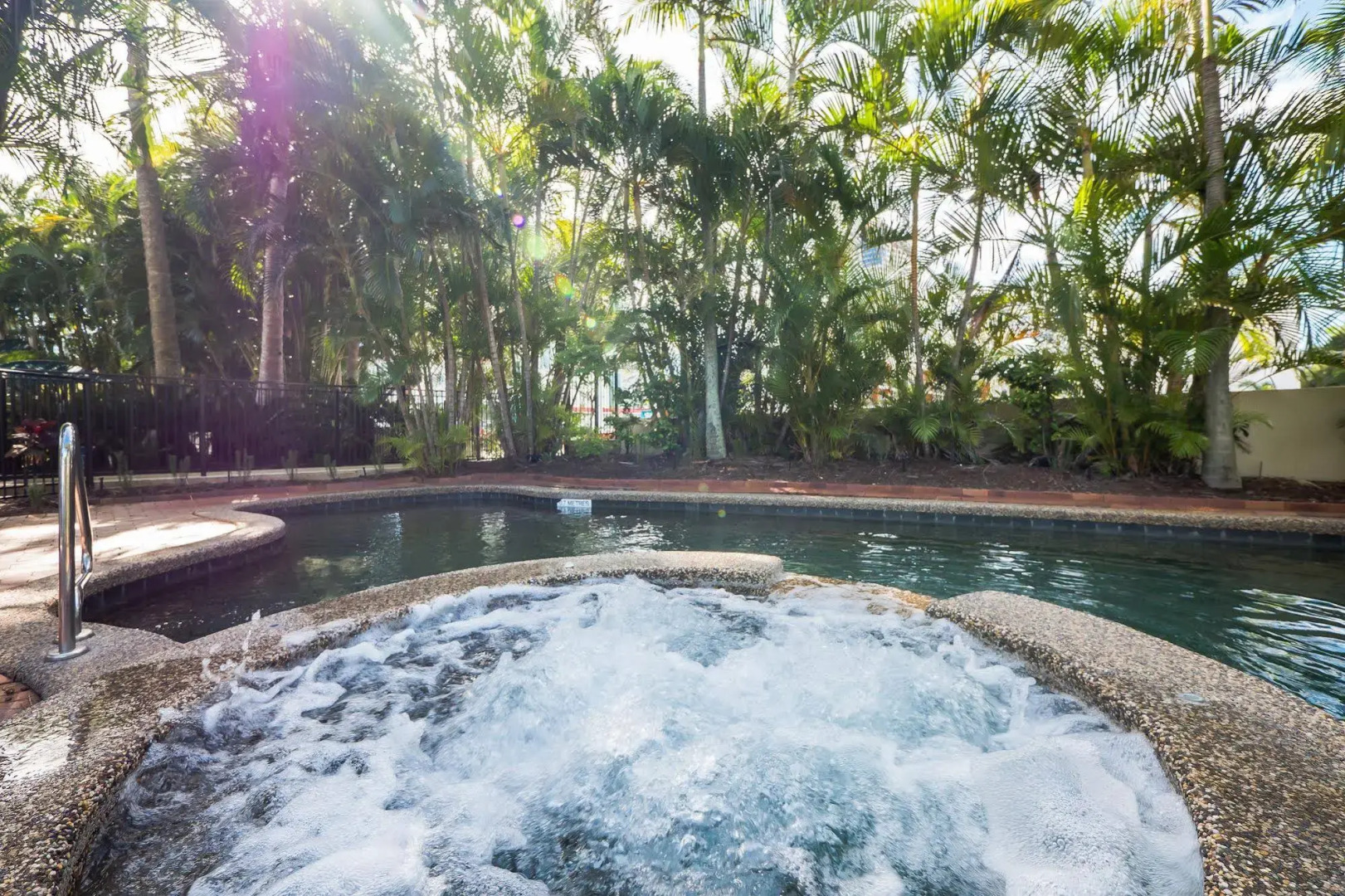 Surfers Hawaiian Apartments