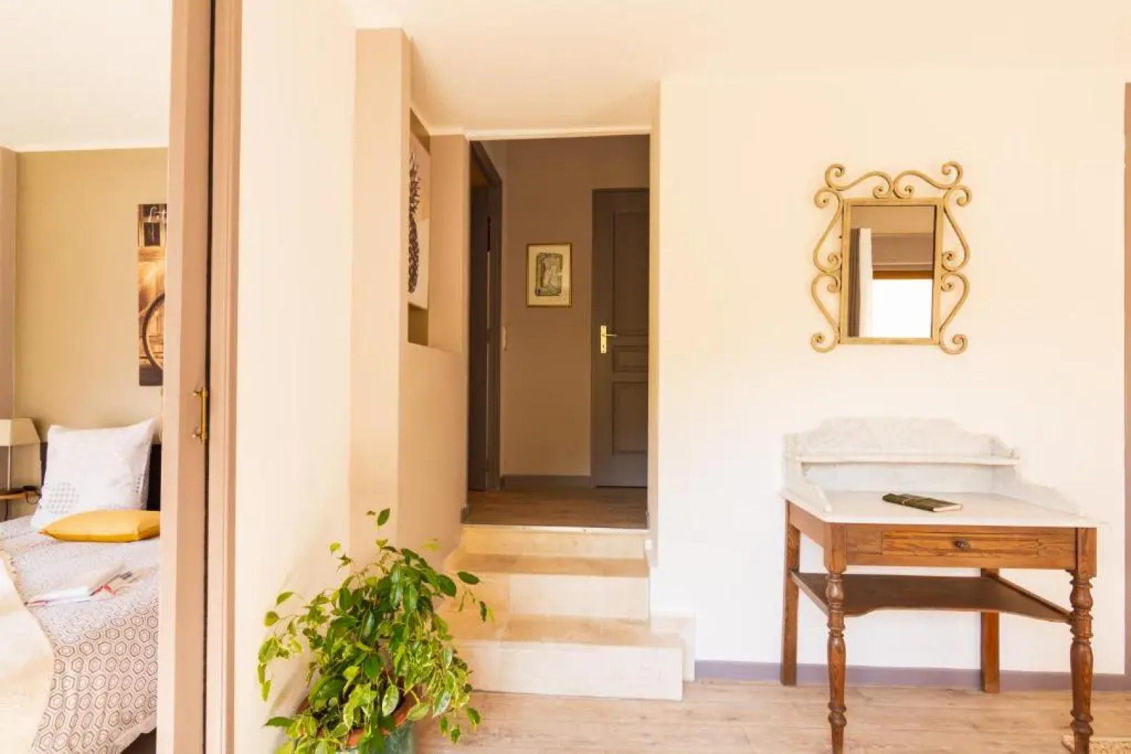 Appartement de charme, spacieux, Moustiers #5