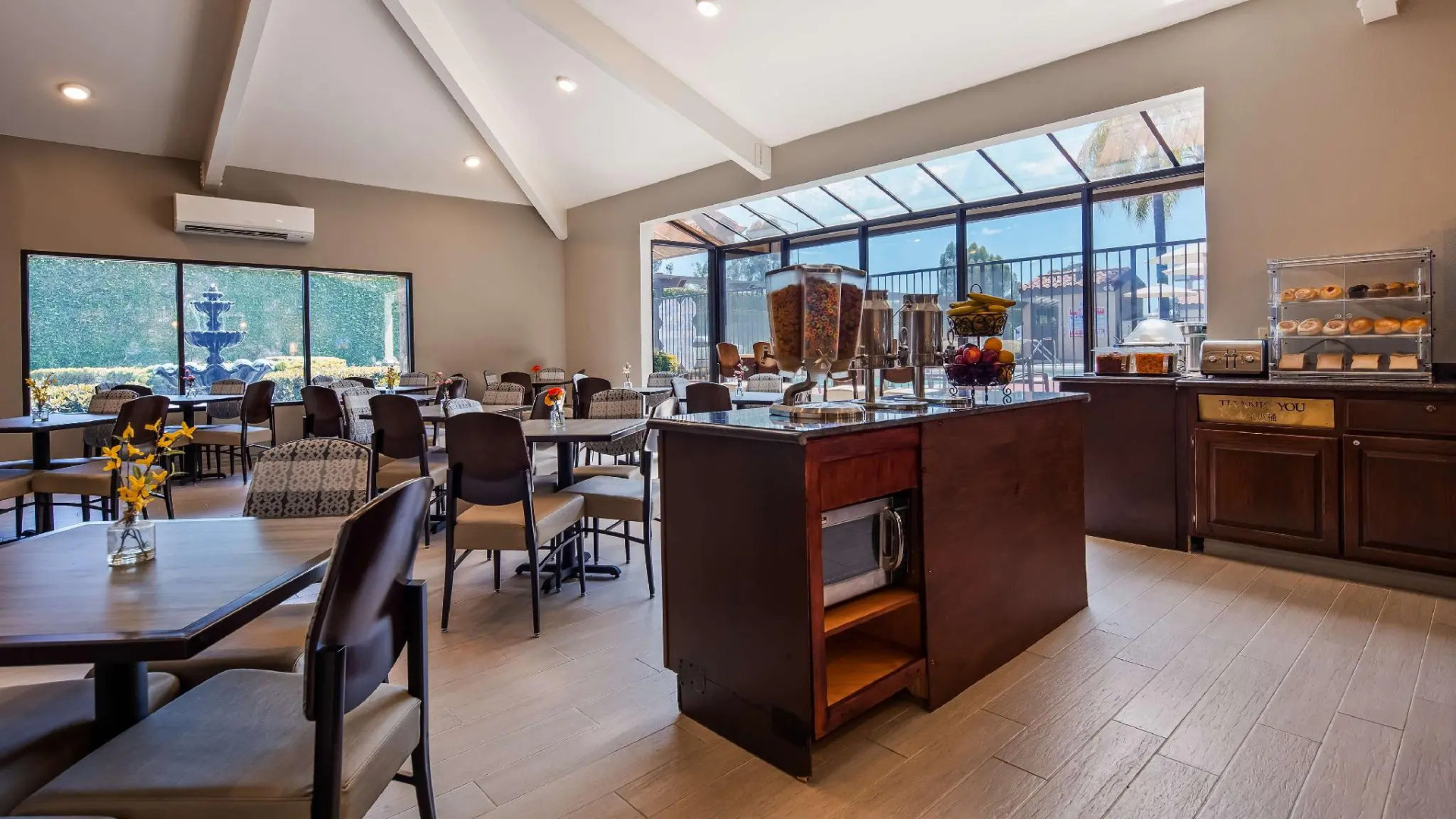 Best Western Plus Executive Inn