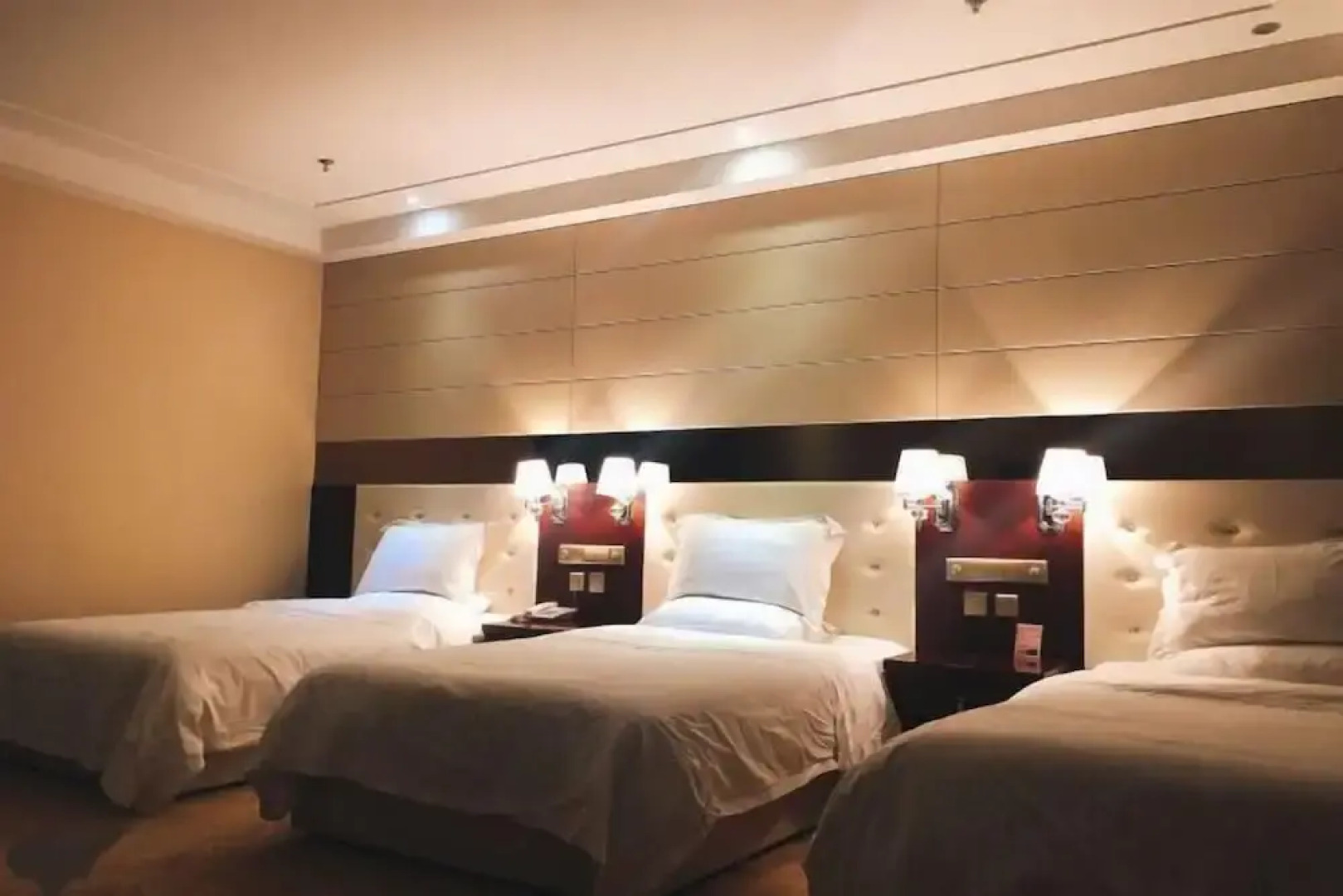 Xining Xibai Hotel