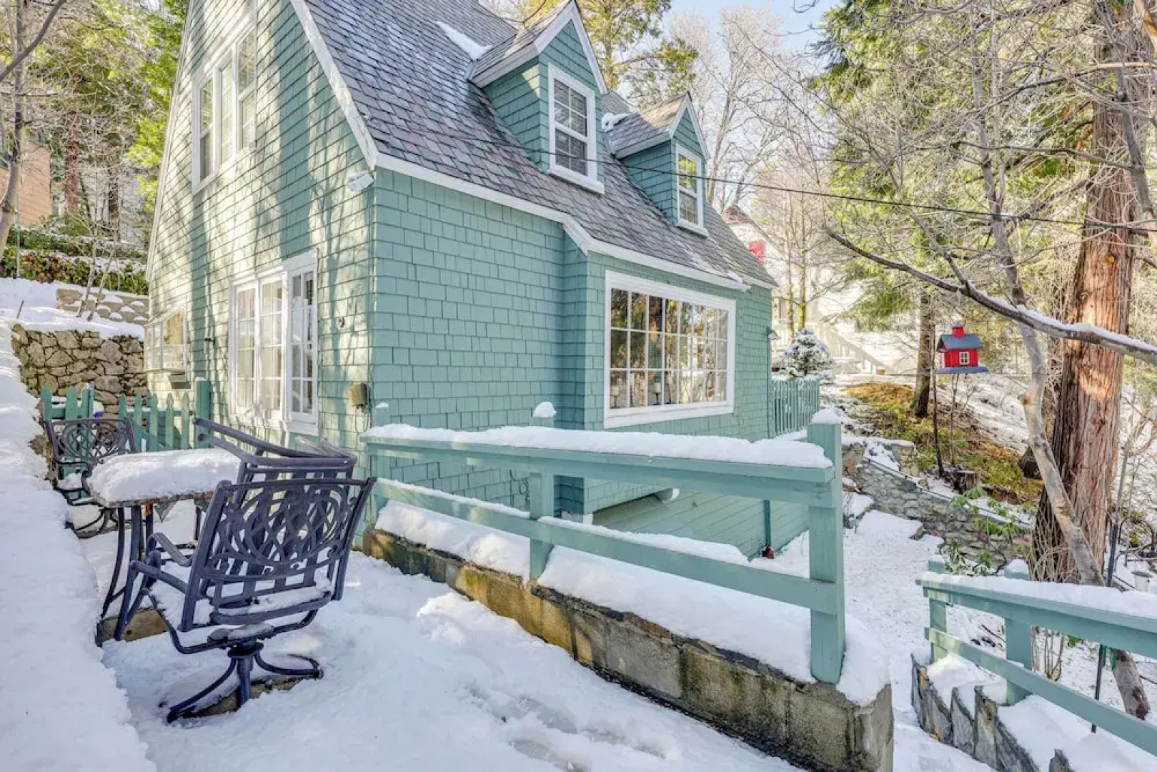Walkable 'green Gables Cottage' in Lake Arrowhead
