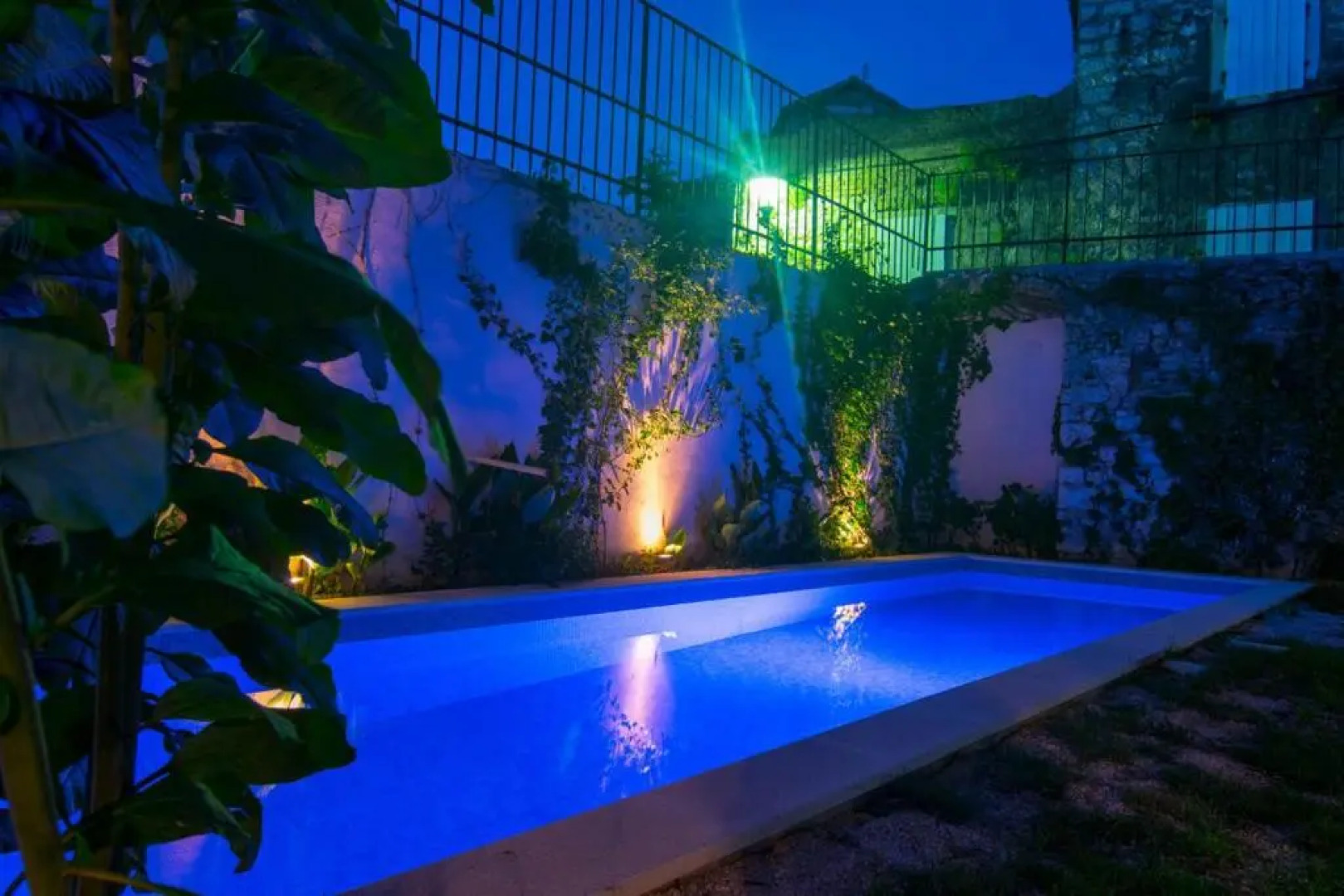 Villa Potoka Palace - 4 Bedroom Villa - Central and Private Setting - Spa and Sauna