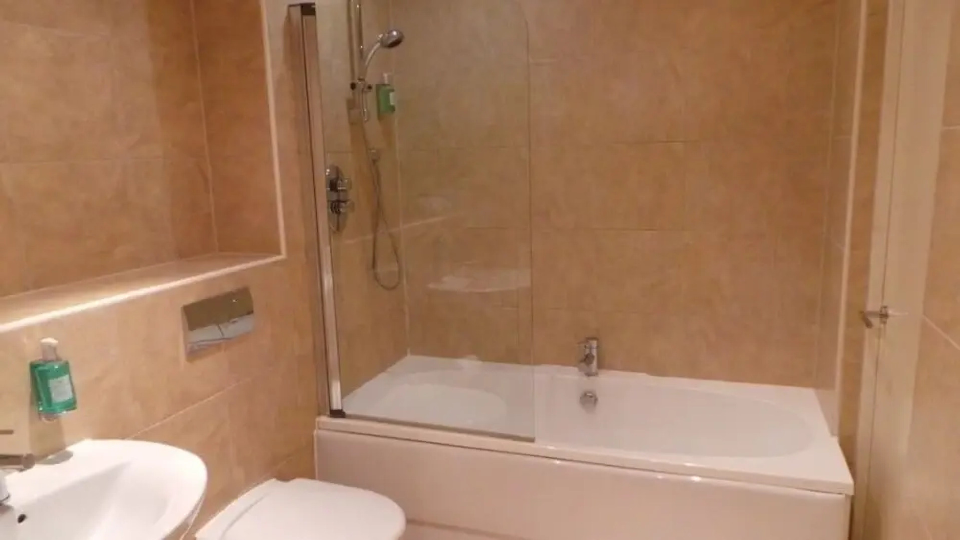 City Crash Pad - West Street Apartments