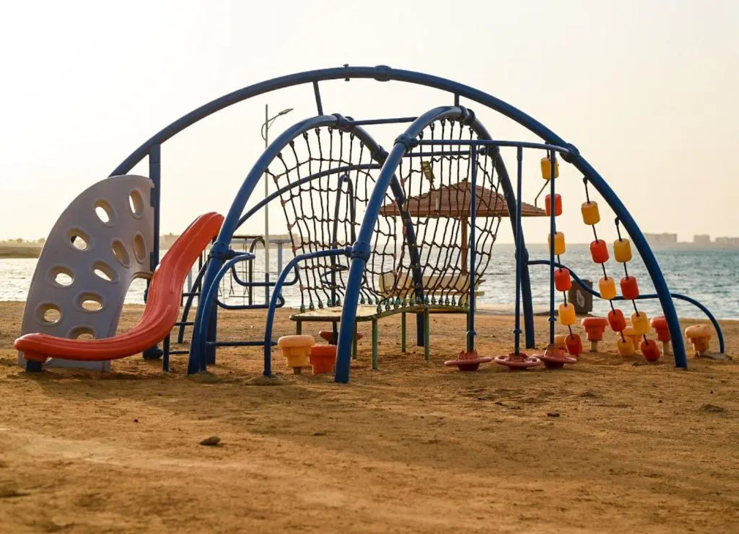 Hotel & Resort Golden Marina Yanbu  فندق ومنتجع جولدن مارينا ينبع إدارة وتشغيل شركة منتجع المرسى الذهبي