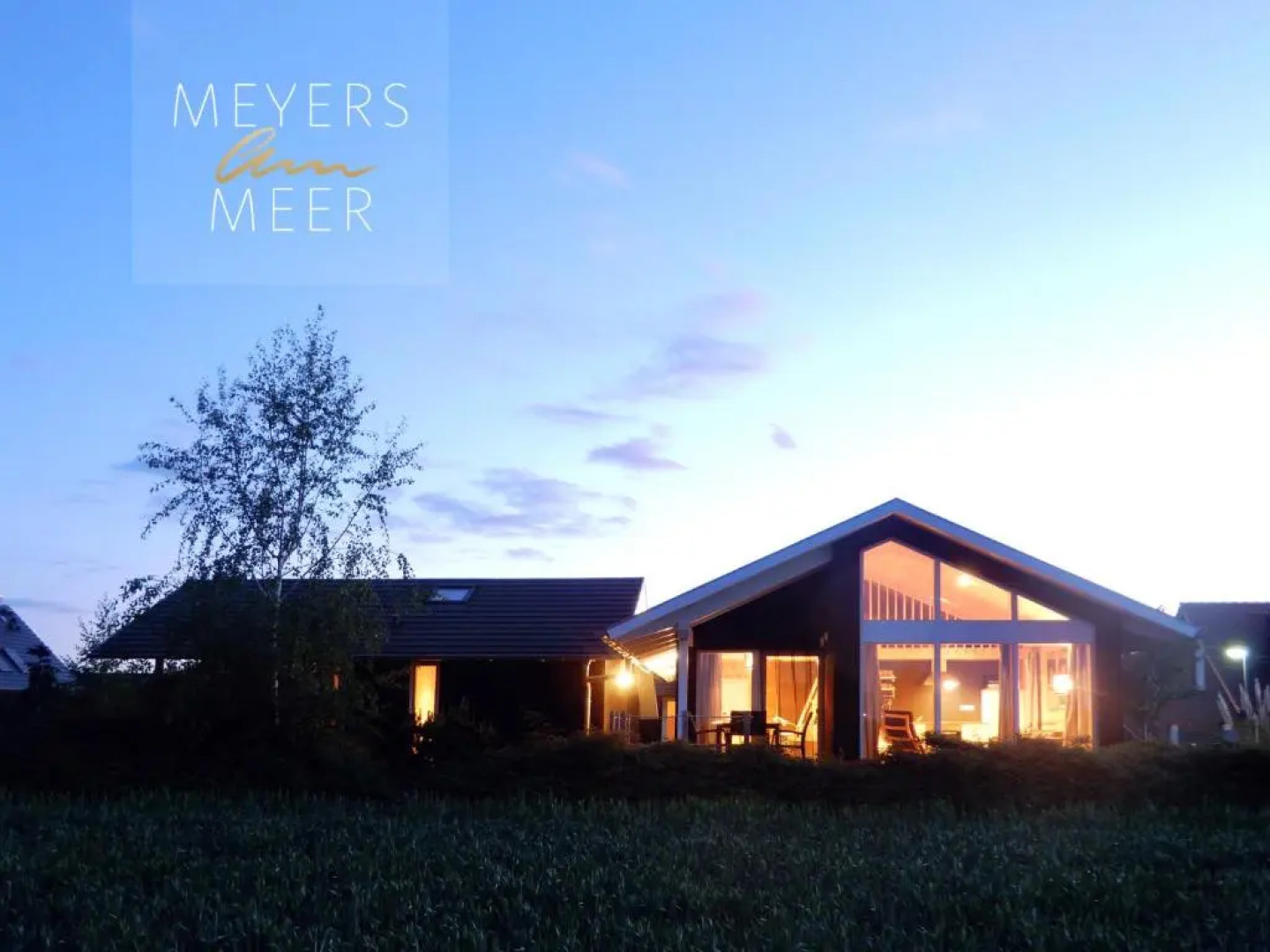 Schwarzes Holzferienhaus mit Sauna -- L I E B L I N G S P L A T Z -- an der Ostsee, Zierow bei Wismar, Strand 500m, alles inklusive