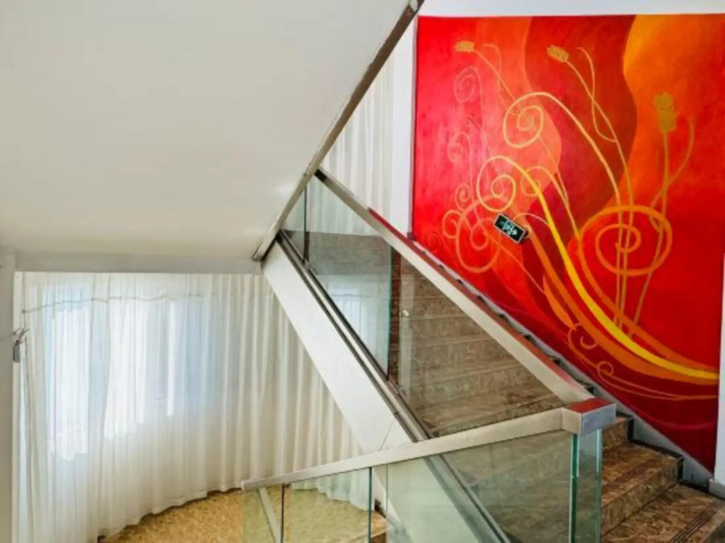 Diamond Fashion Hotel(Hebi changfeng road)