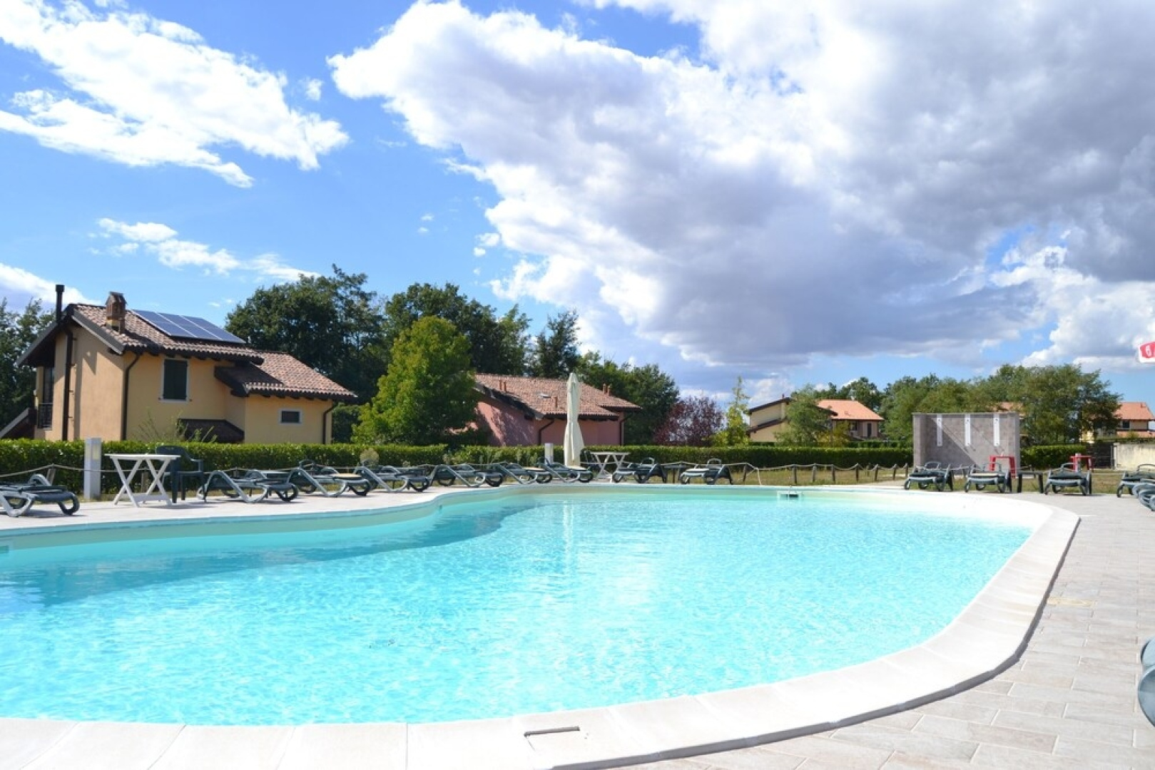 Golf Apartment With Shared Pool