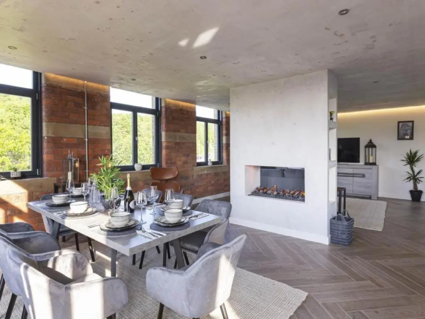 Luxury 4 Bedroom Apartment
