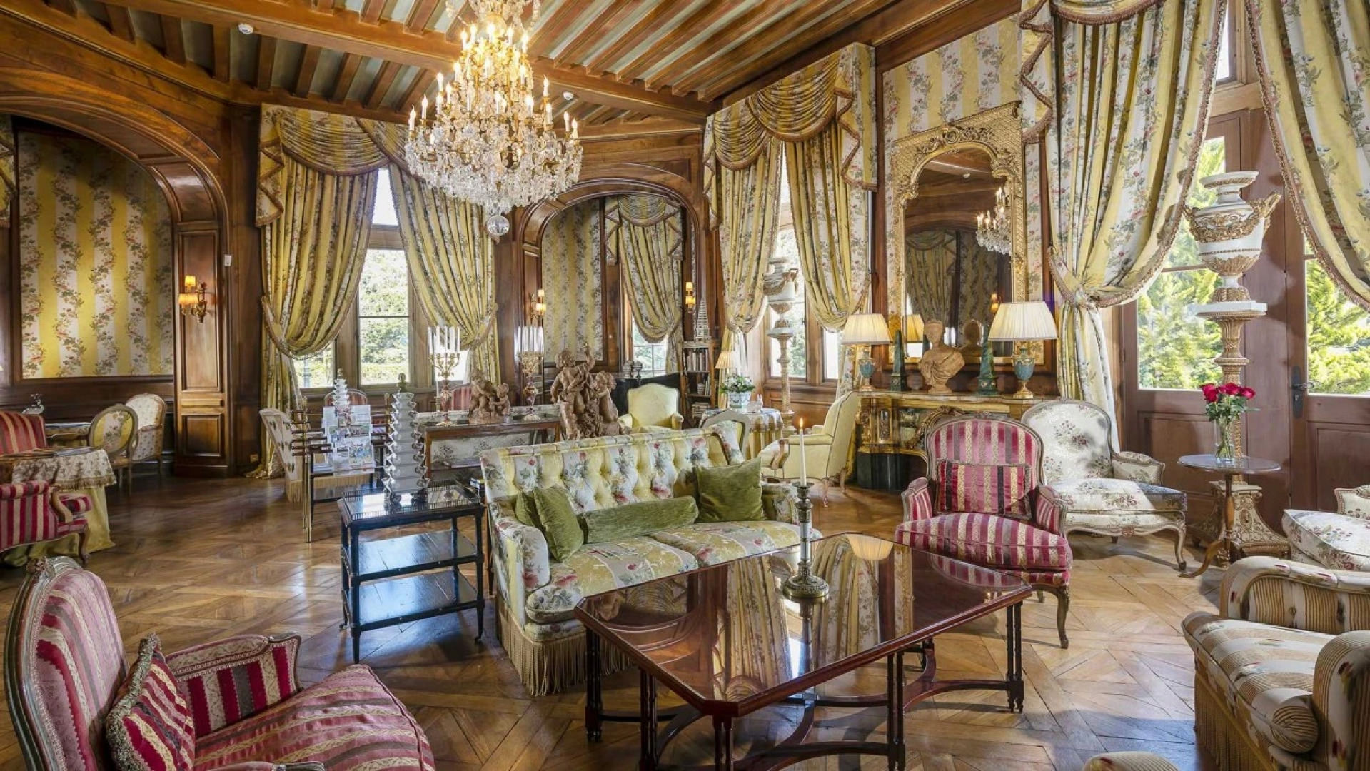 Château De Mirambeau