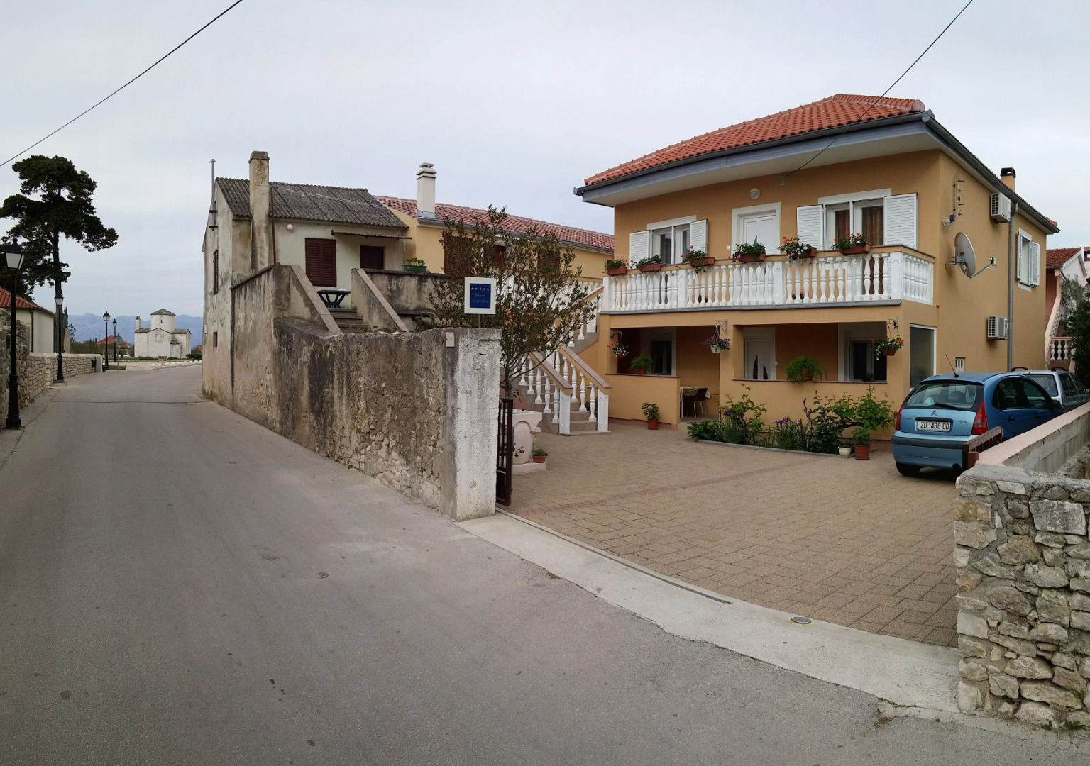 Apartment Nadica - free parking A3 Nin, Zadar riviera