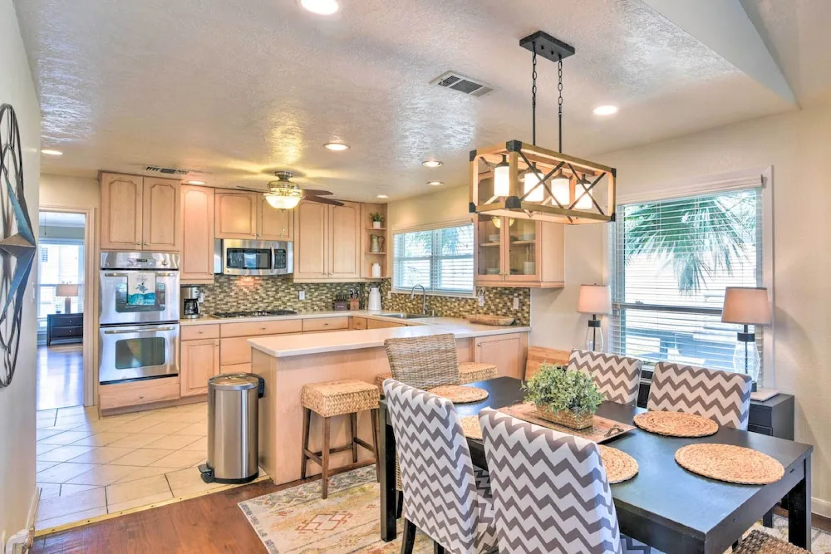 Jamaica Beach Waterfront Getaway: Kayaks & Dock!