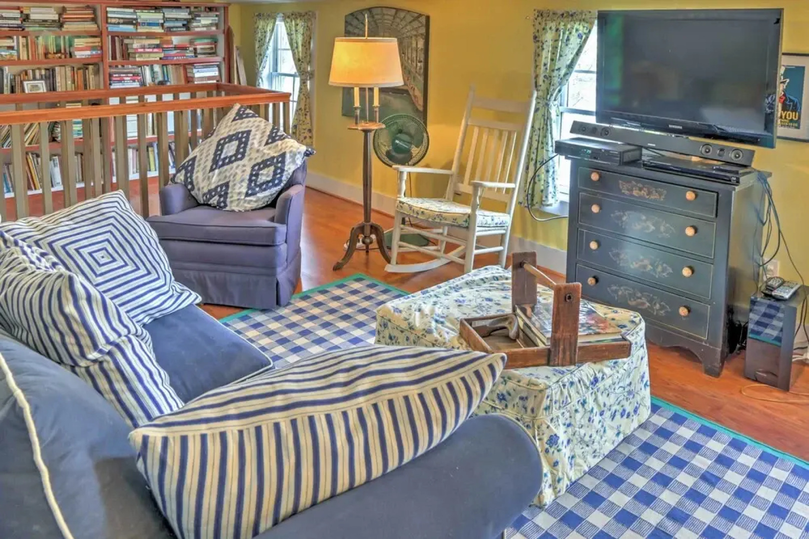 Dainty New Preston Cottage w/ Dock & Lake Views!