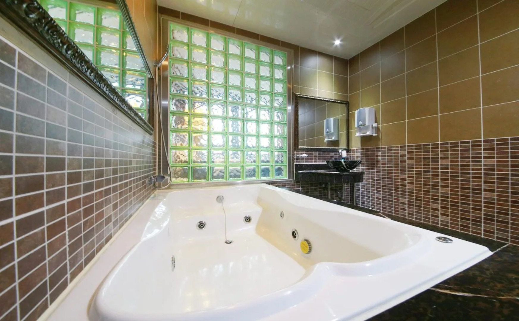 Brown-dot Hotel Paju Heyri