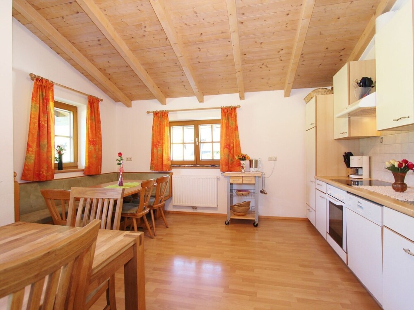 Spacious Apartment in Neukirchen am Großvenediger With Pool