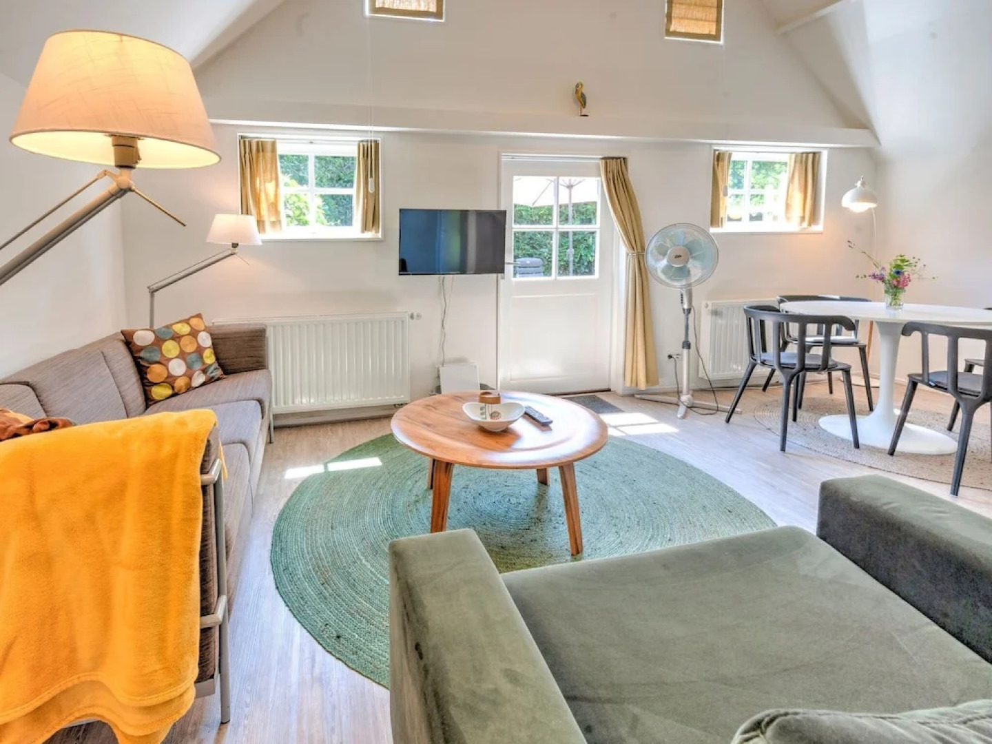 Modern Holiday Home in old Centre of Giethoorn With 2 Hours of Boat use