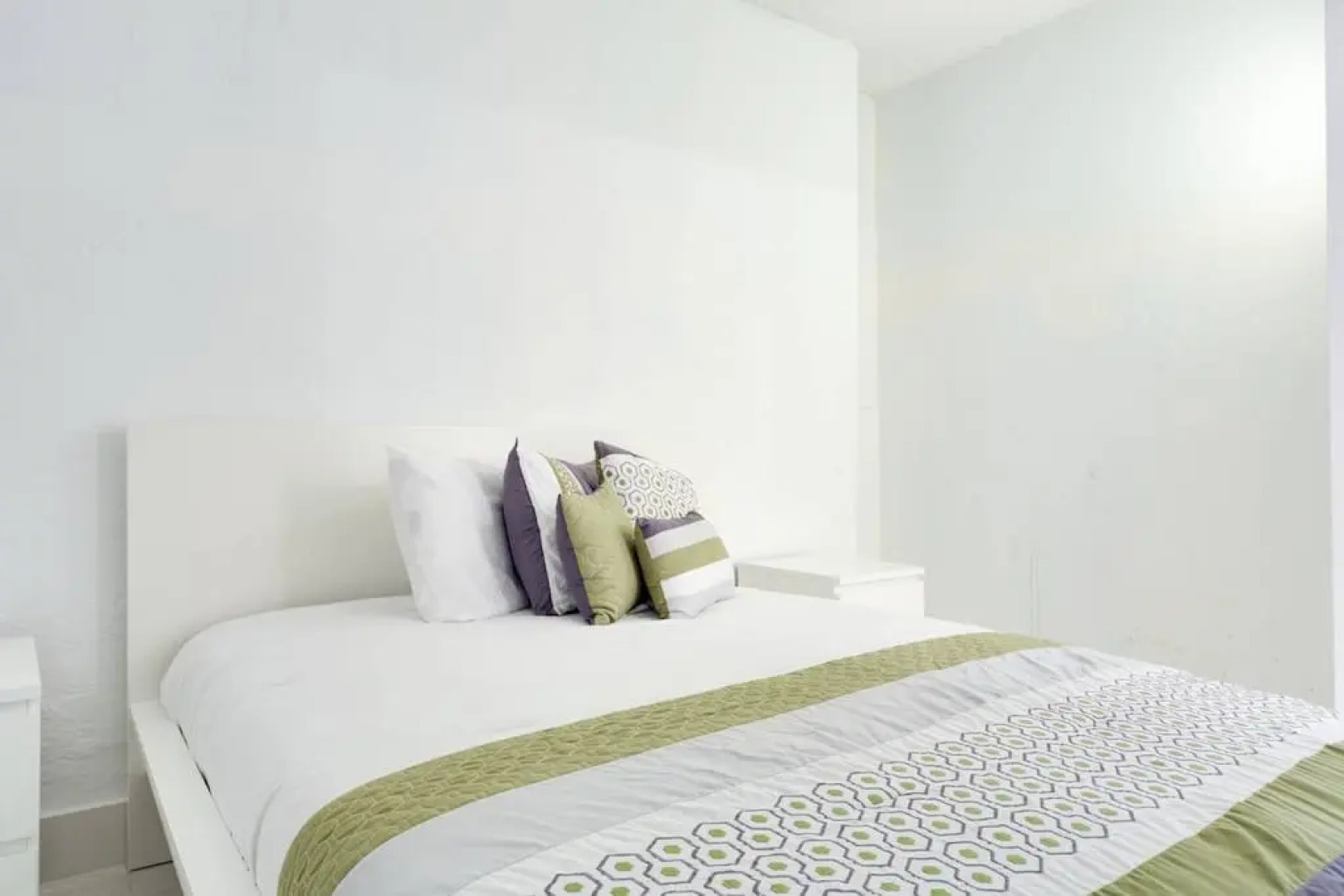 Lovely 3 BR unit by the beach- remodeled-STR-00604