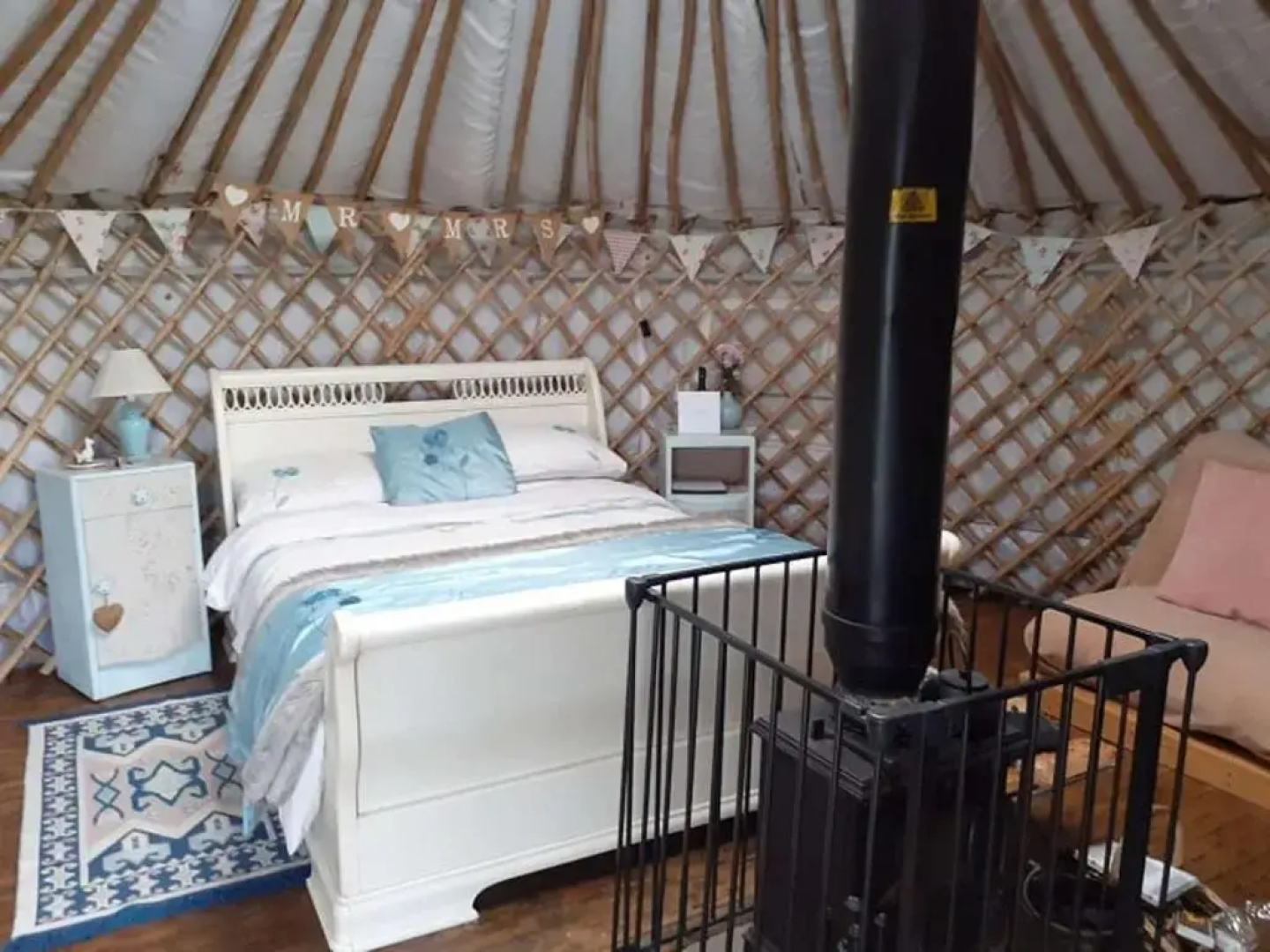 Love2Yurt