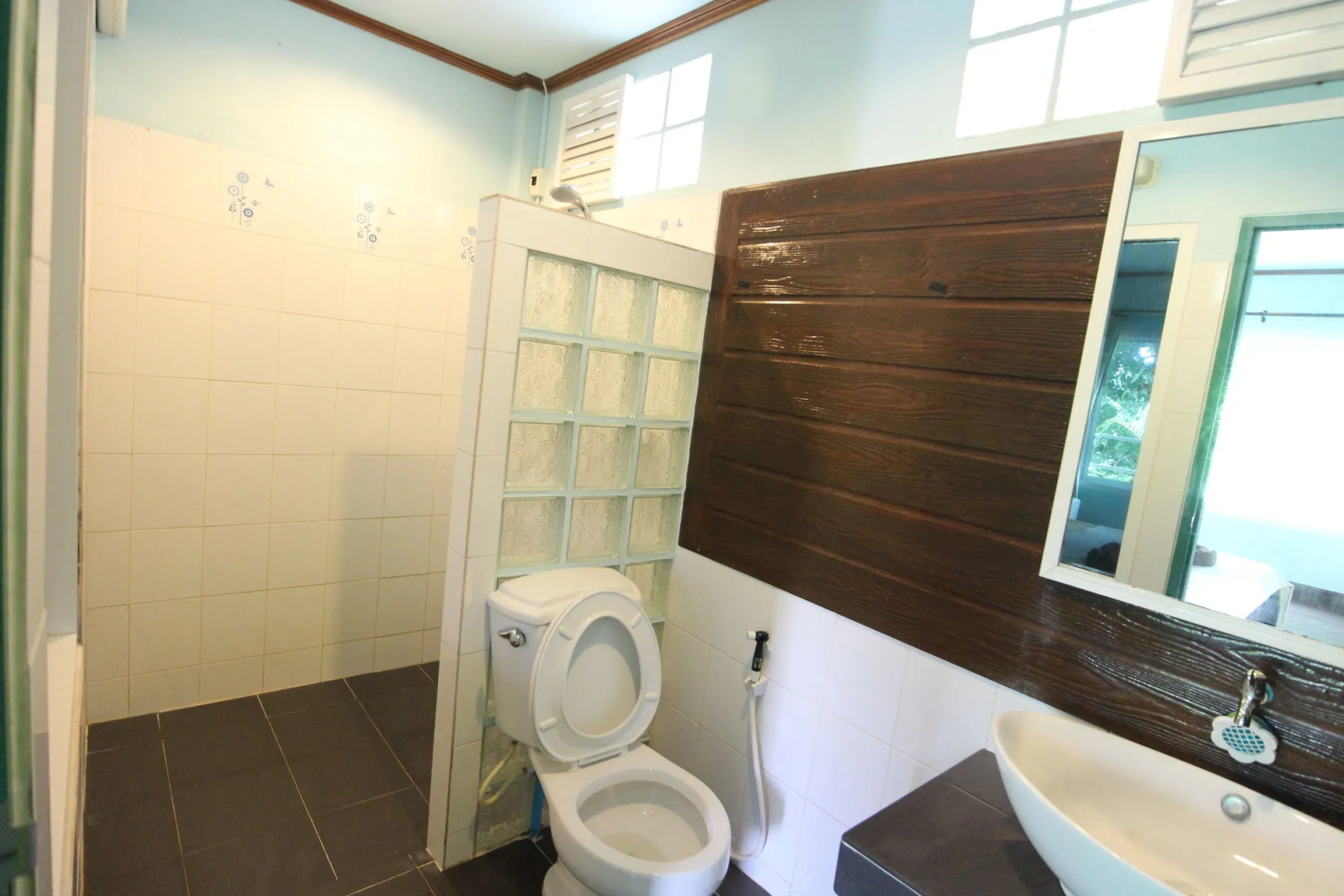 Tara Inn at The Rock