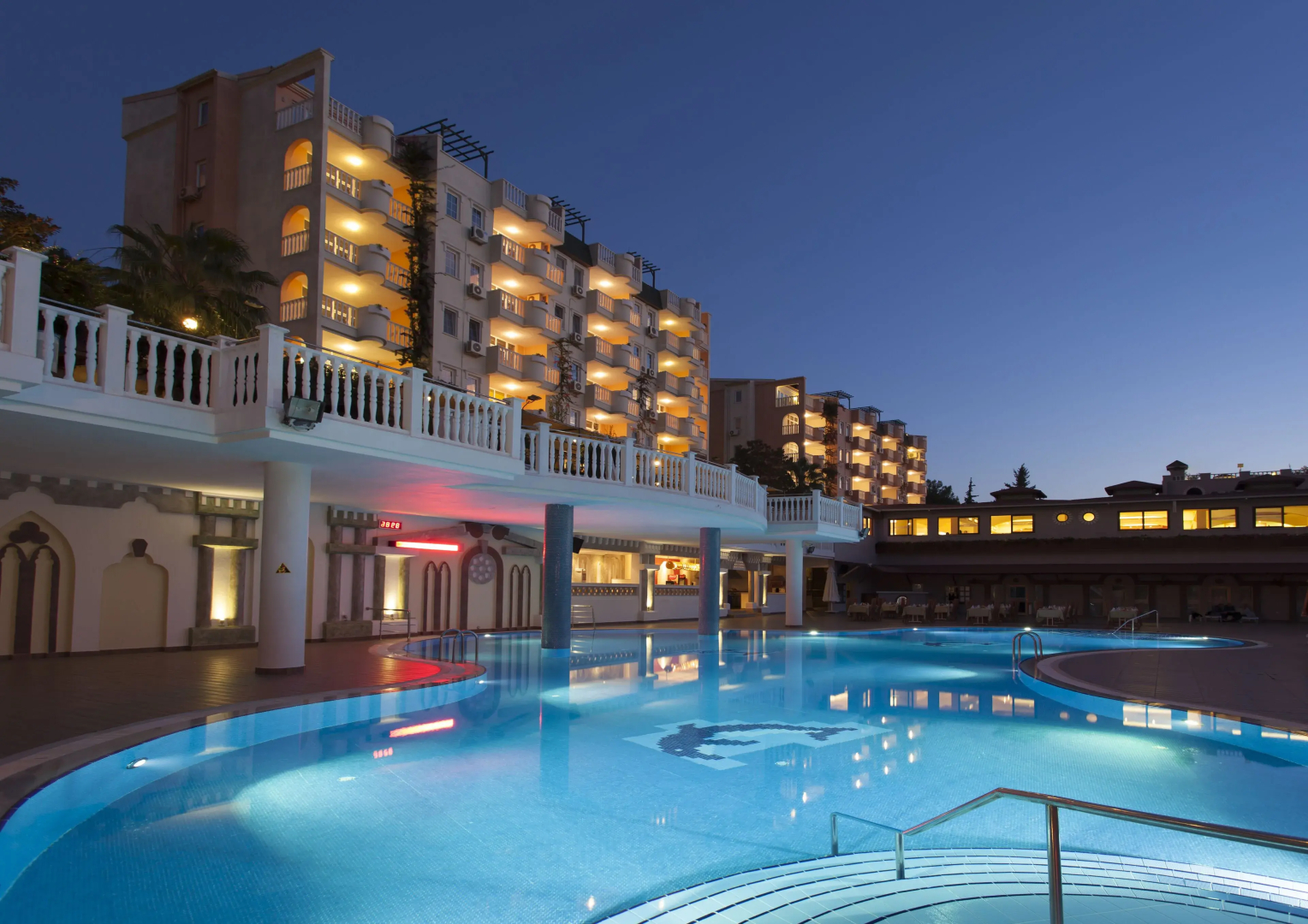 07 Group Hotel