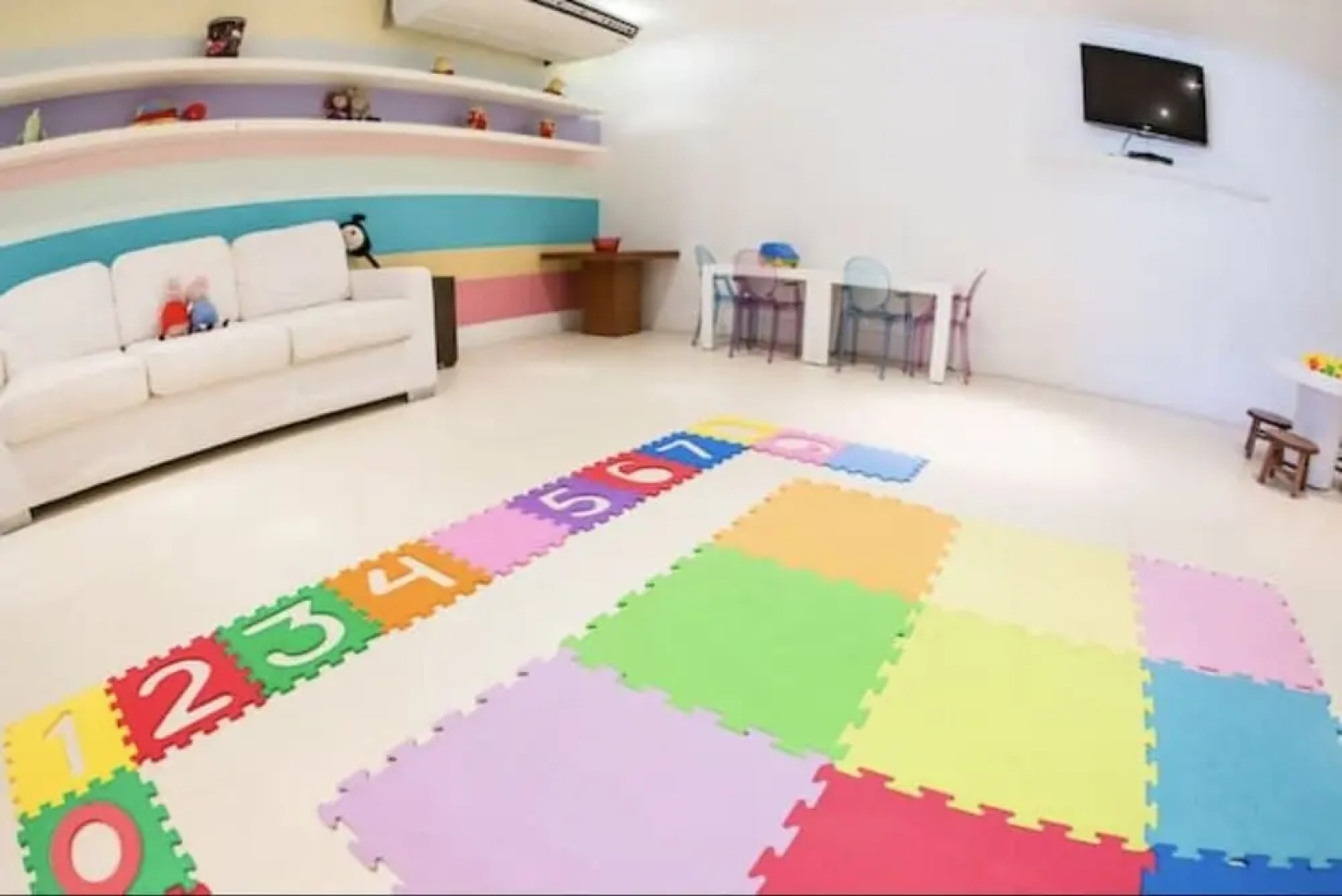 Cobertura Beira-Mar c/ Piscina Privativa – Barra Bali 417