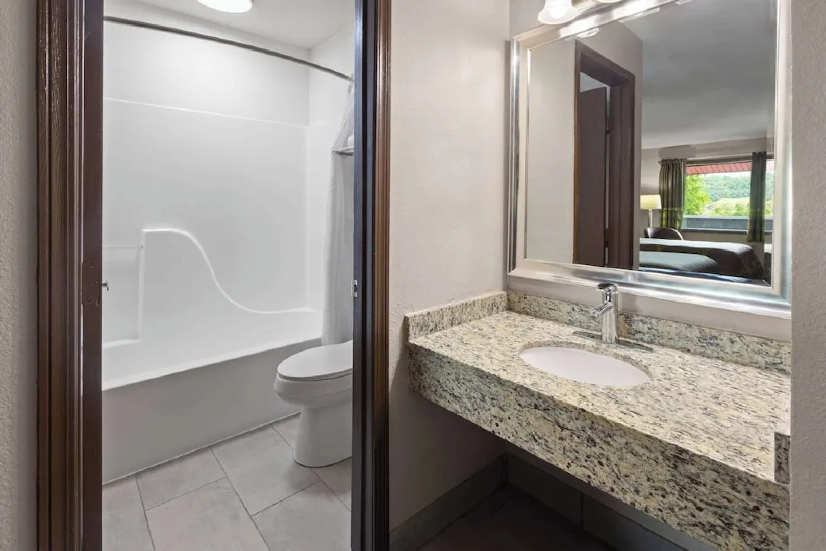 Super 8 Bridgeport/Clarksburg Area