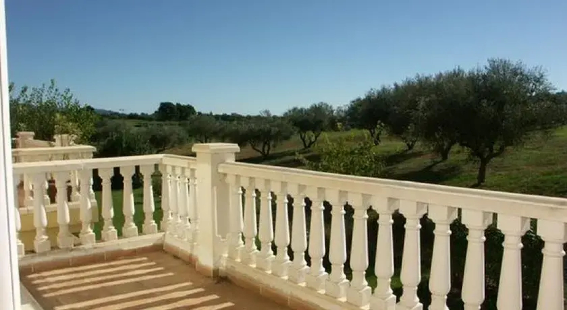 Residence VI by Golfinc