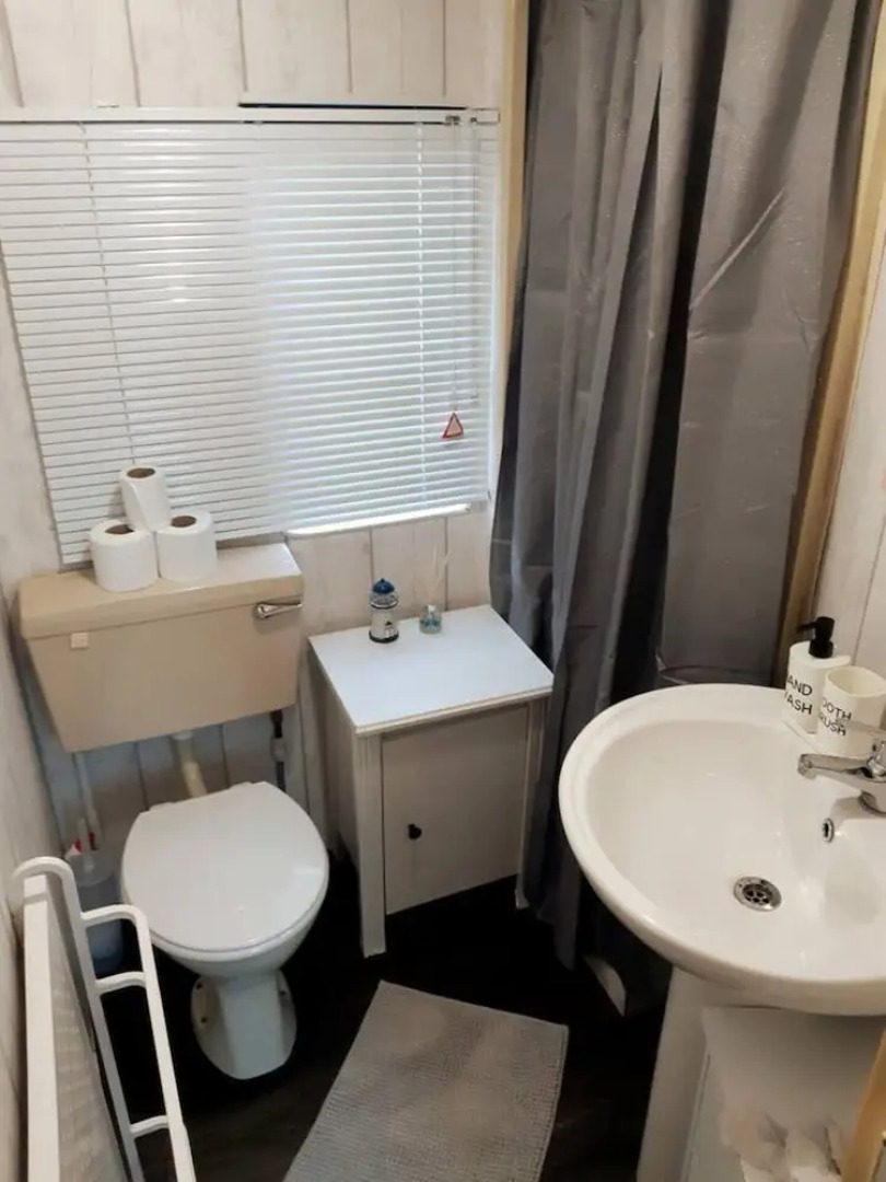 Beautifully Decorated 2 bed Caravan in Foel, Welsh