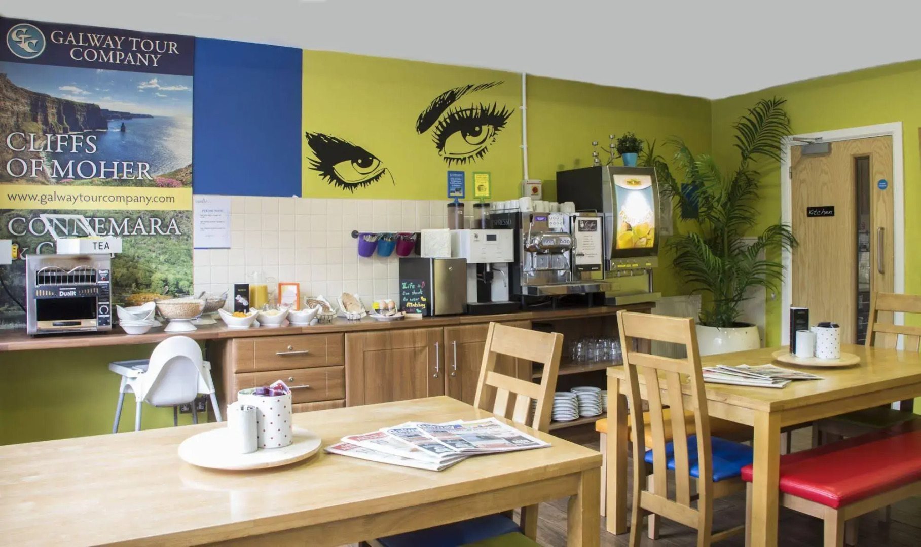 Snoozles Tourist Hostel