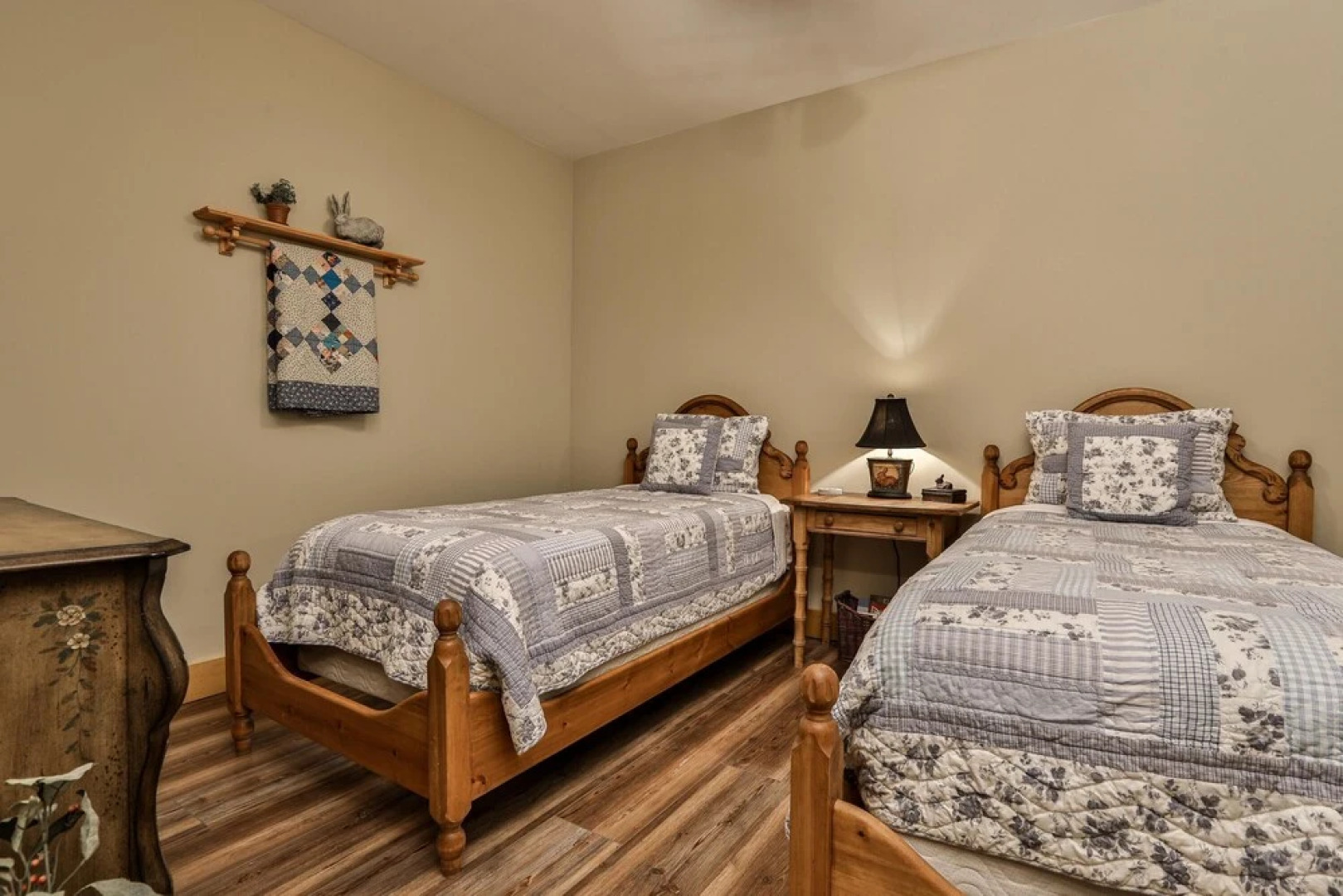 2 Duck Creek Cottage