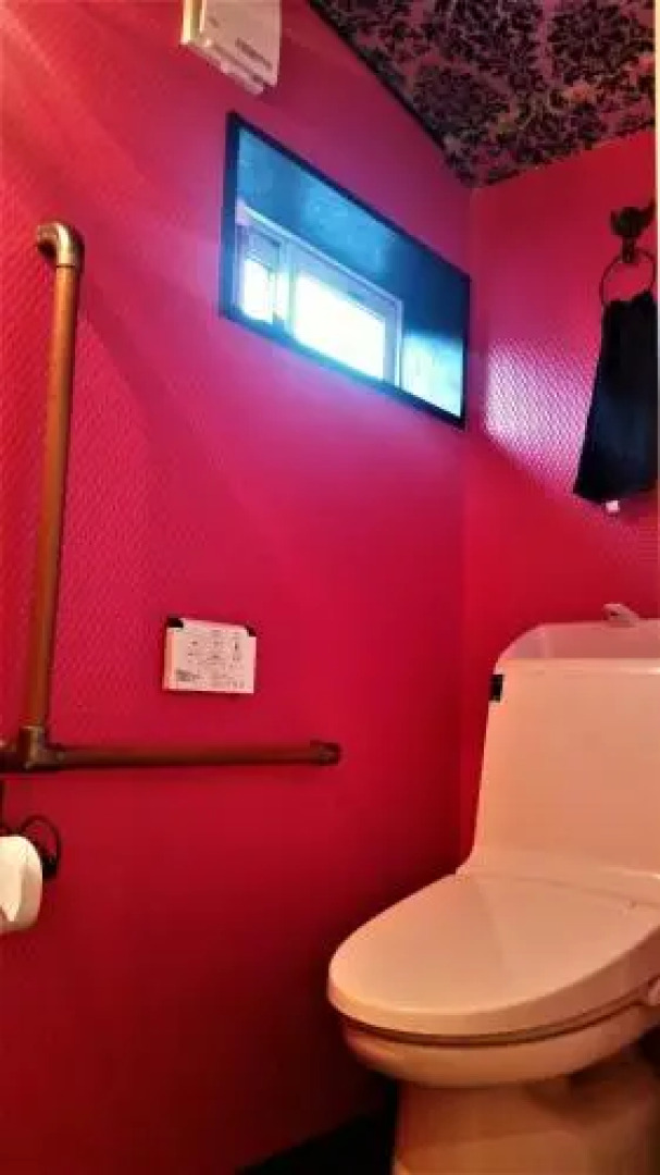 Mrs. Maroulla's HOUSE