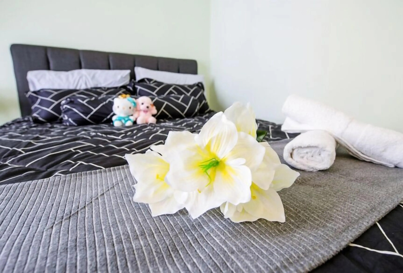 SetiaWalk {BIG GROUP} 2CARPARK 3ROOM WIFI 5min LRT