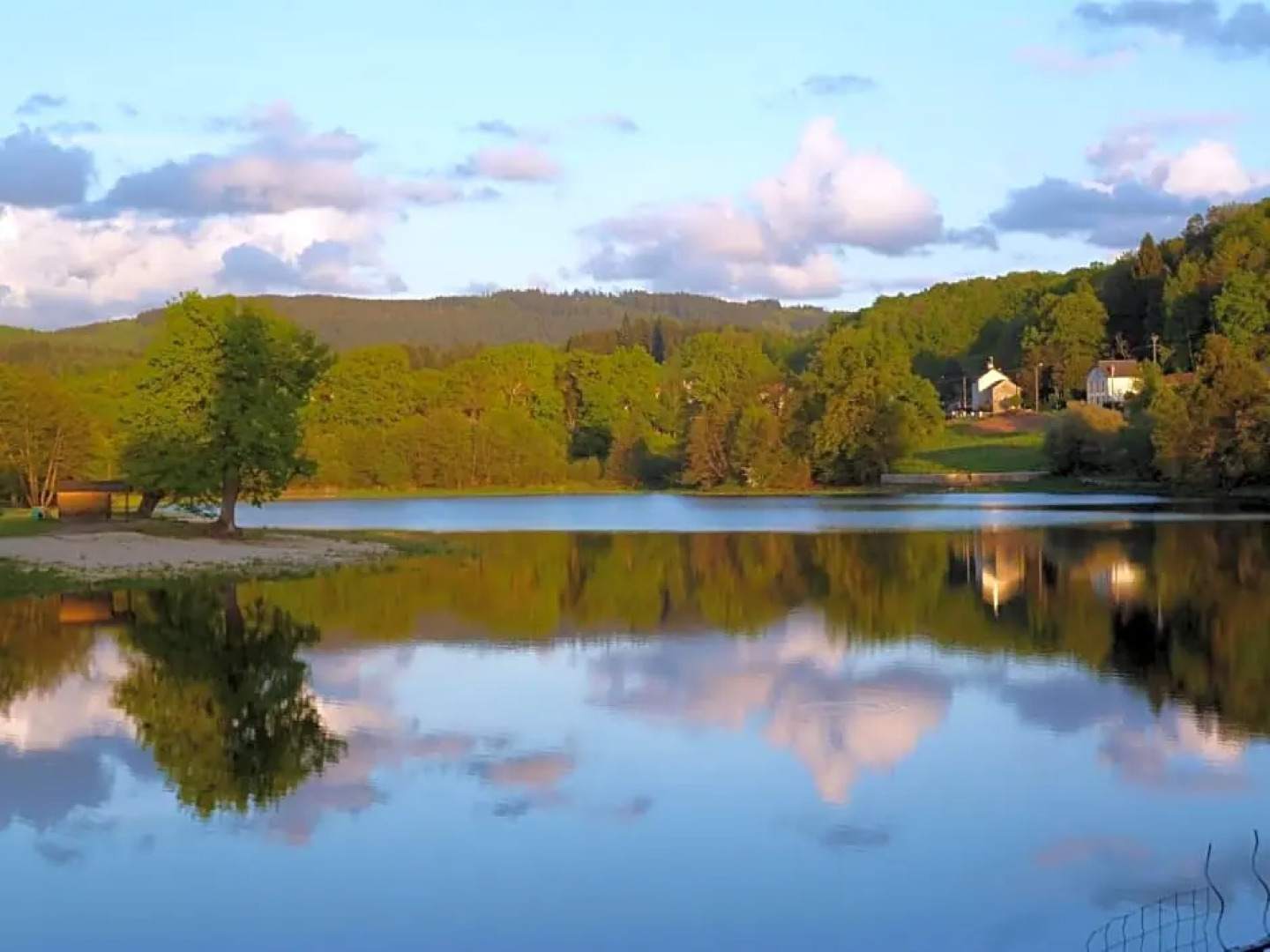 Chambres DHôtes LHirondelle du Lac