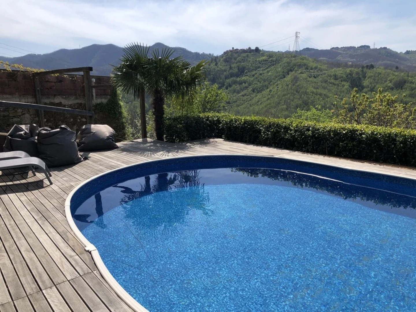 Fosdinovo 5-bed Villa- a Tranquil Retreat