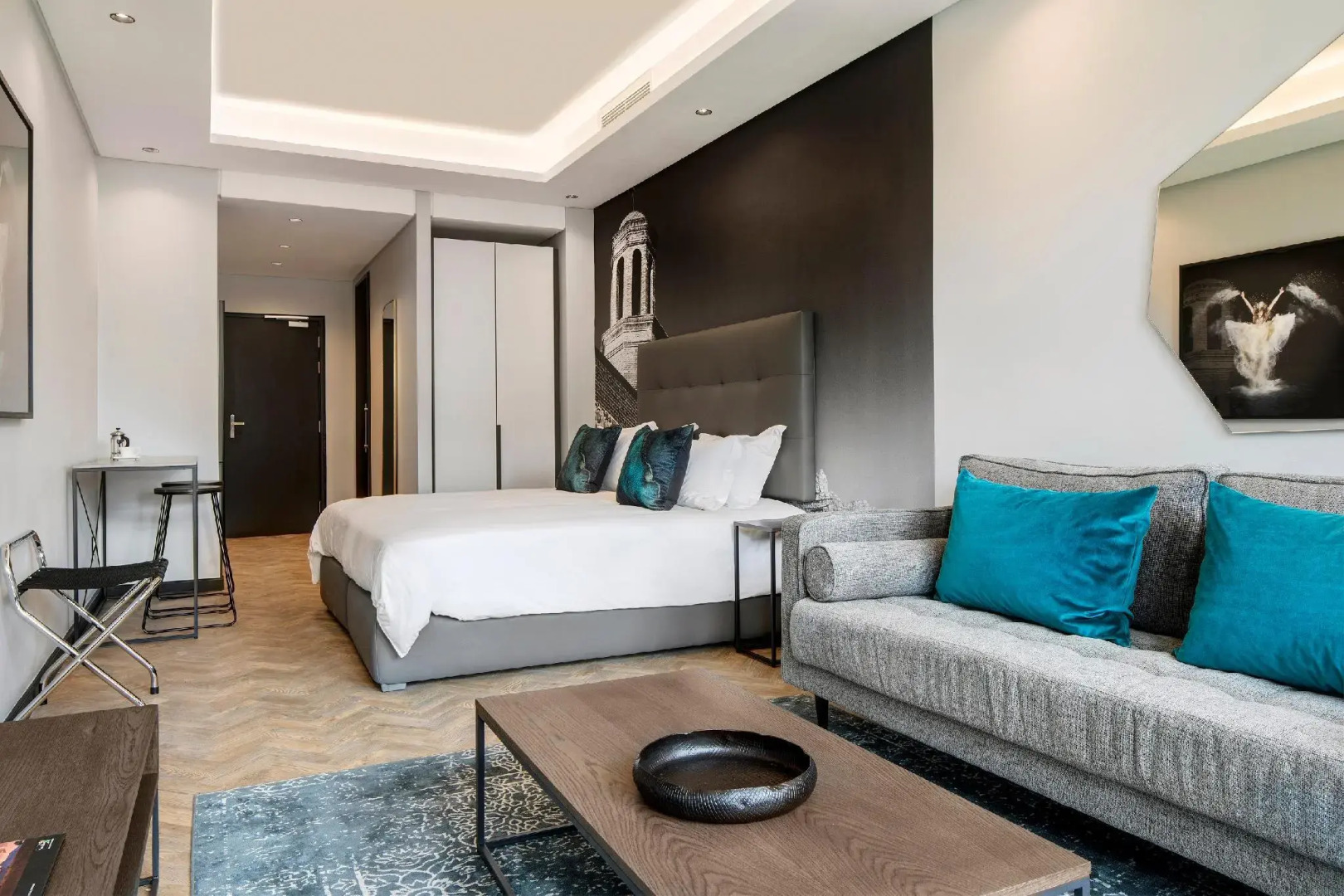 The Onyx Apartment Hotel by NEWMARK