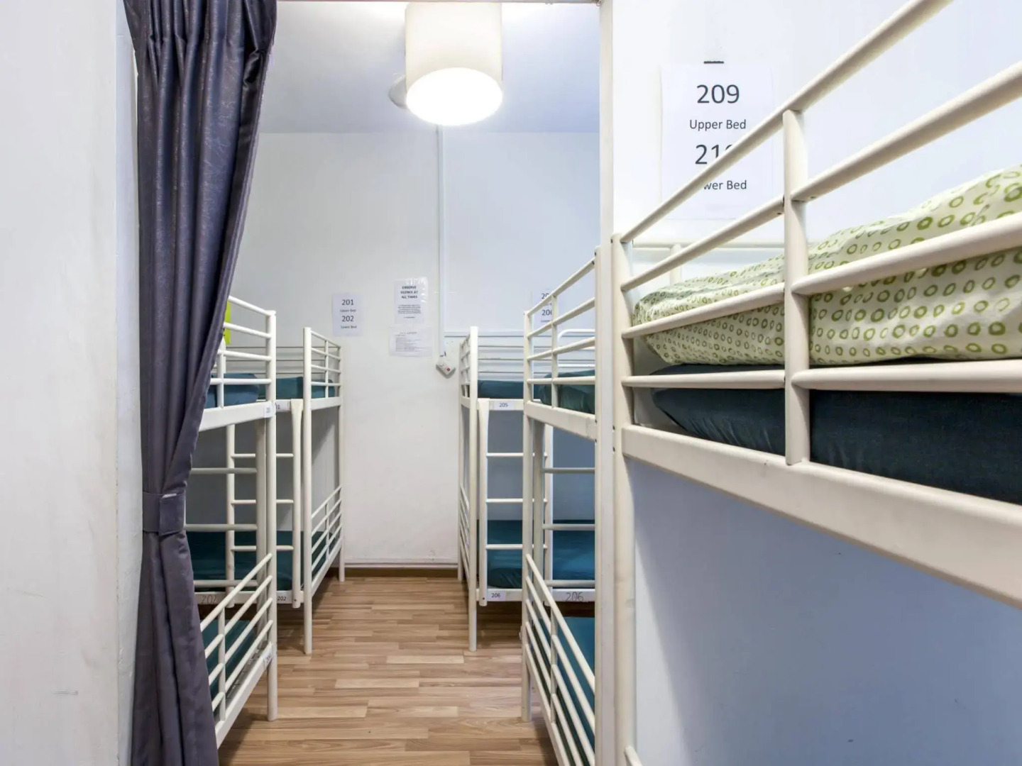 New Society Backpackers Hotel - Hostel